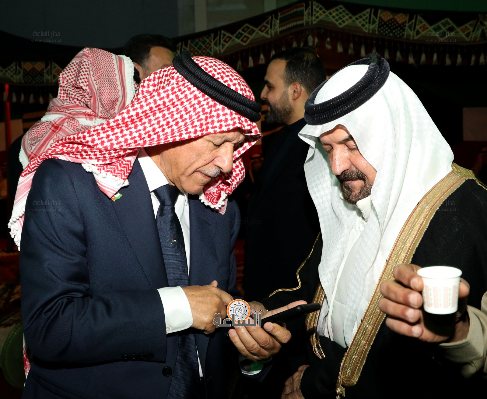 Madar Al-Saa Images 0.9801206787523407