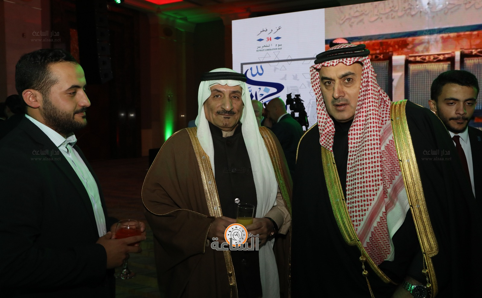 Madar Al-Saa Images 0.33386395656151