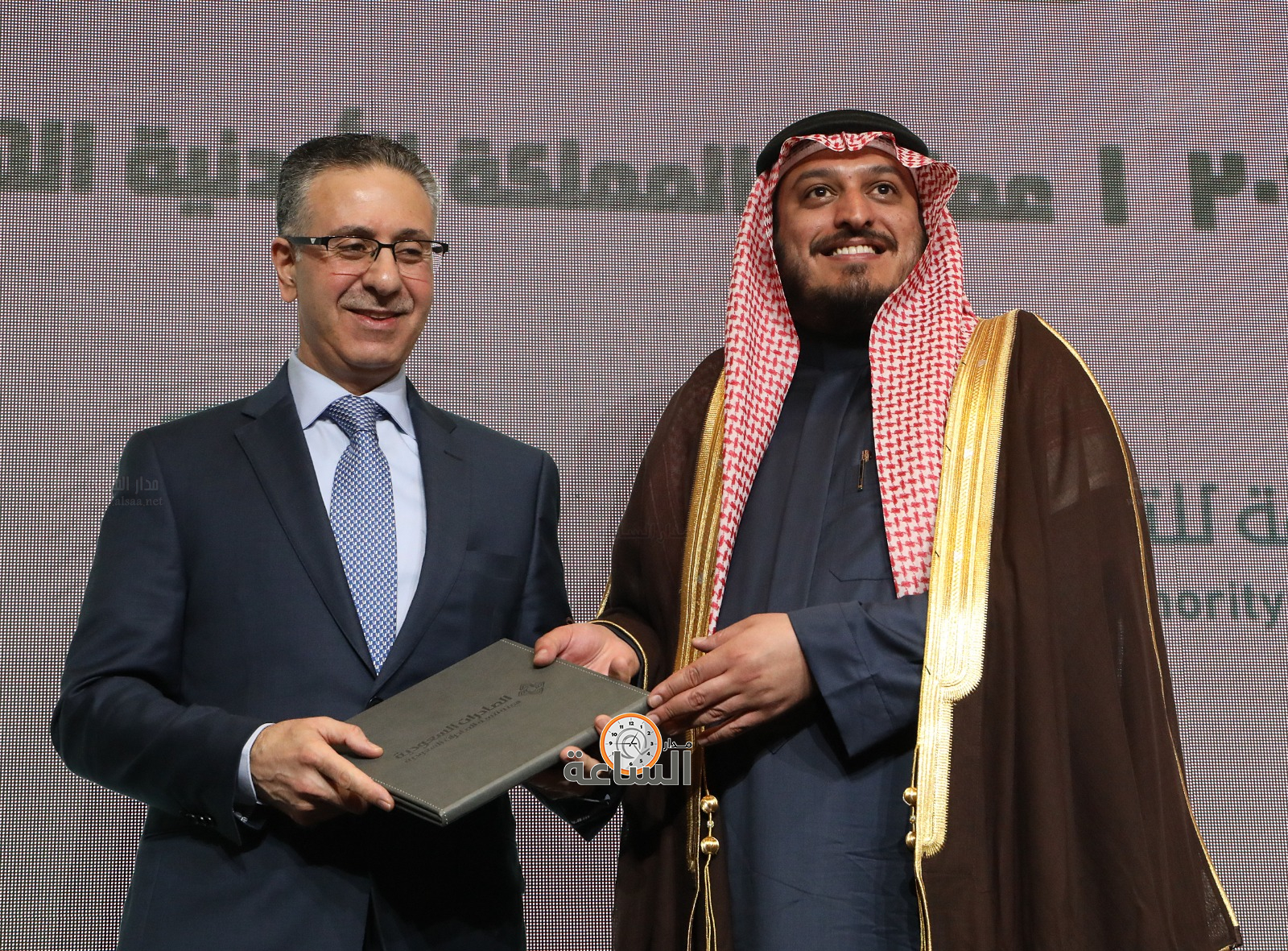 Madar Al-Saa Images 0.9965914121786832