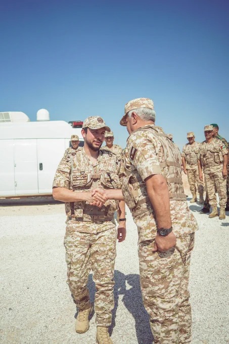 Madar Al-Saa Images 0.3995083737980405