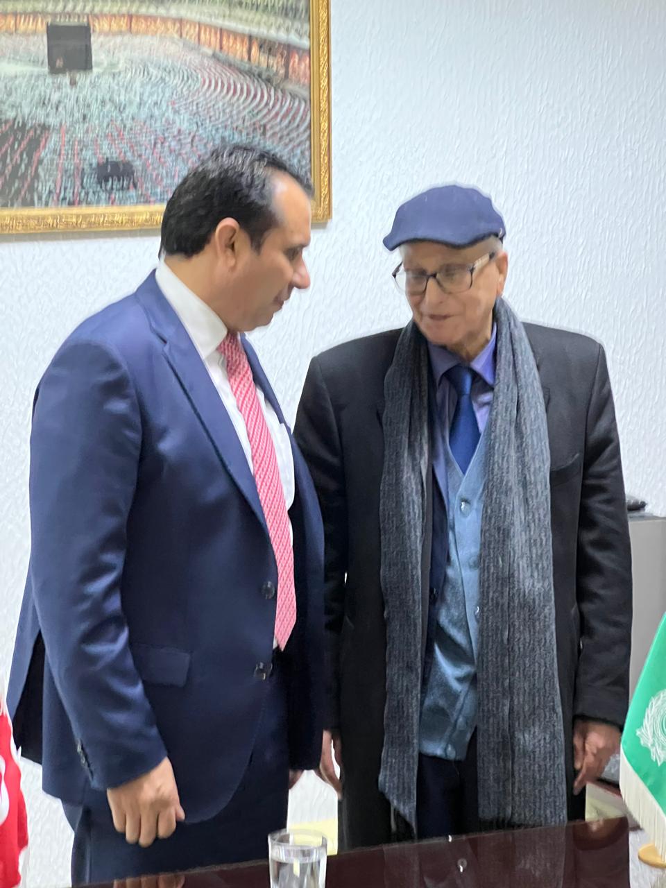 Madar Al-Saa Images 0.6446758518172597