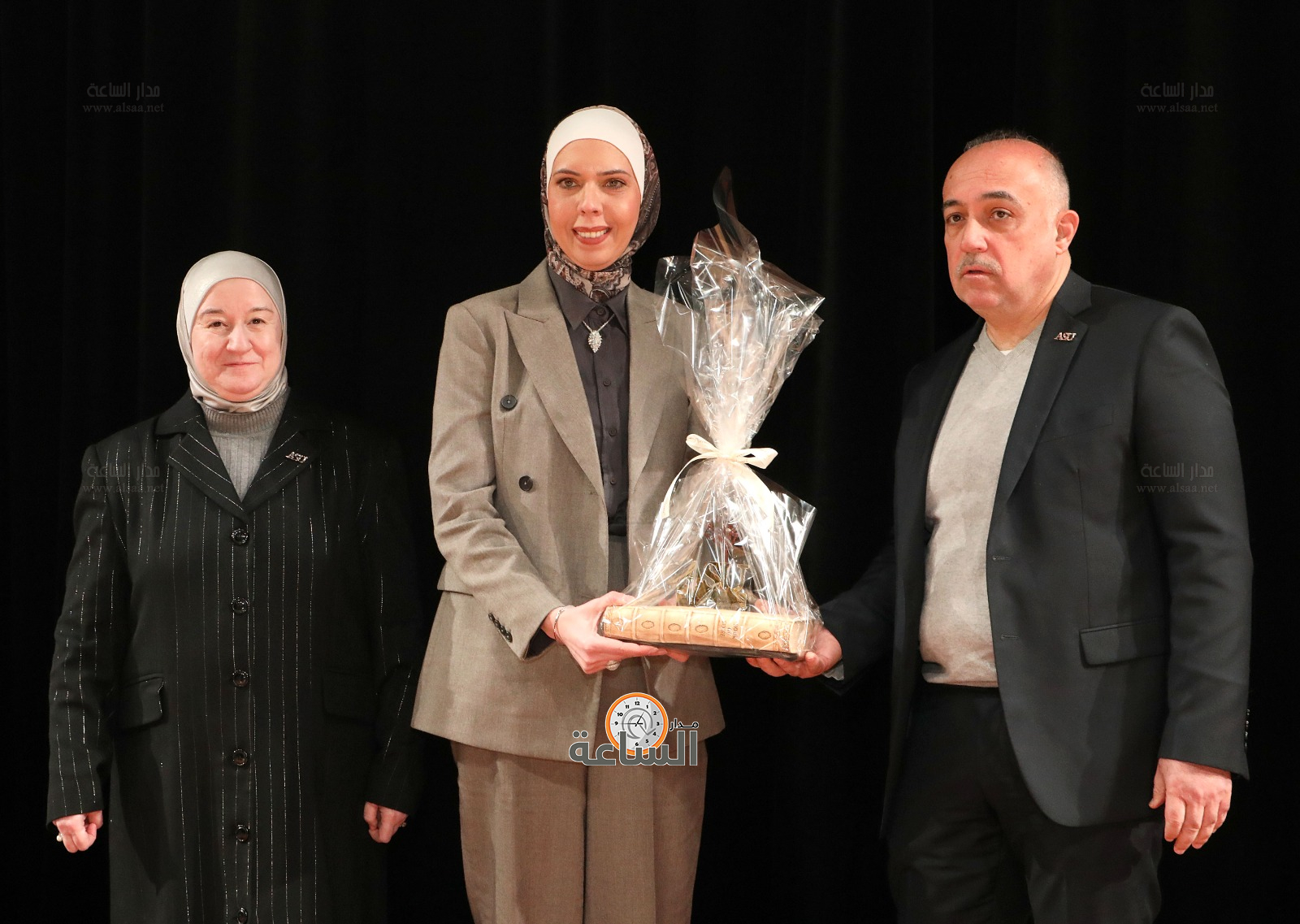 Madar Al-Saa Images 0.3874058563719007