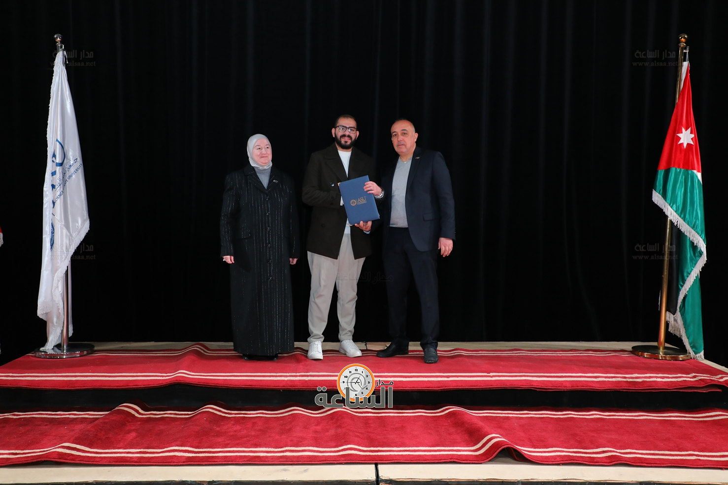 Madar Al-Saa Images 0.7442390657598985