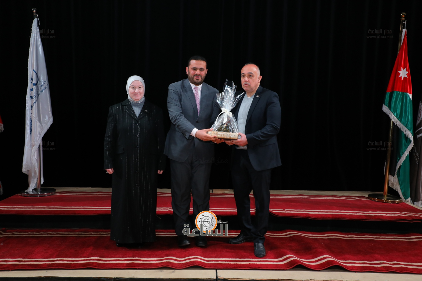 Madar Al-Saa Images 0.7852097419698845