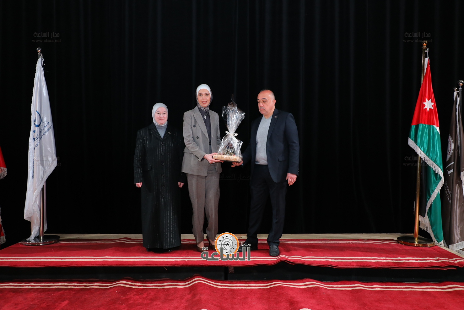 Madar Al-Saa Images 0.7009400285145377