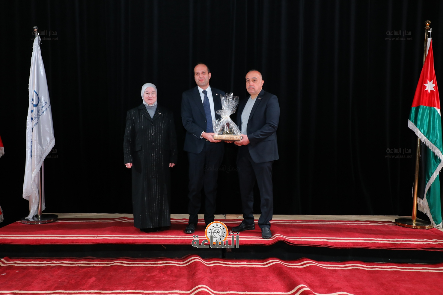 Madar Al-Saa Images 0.6116125570021365