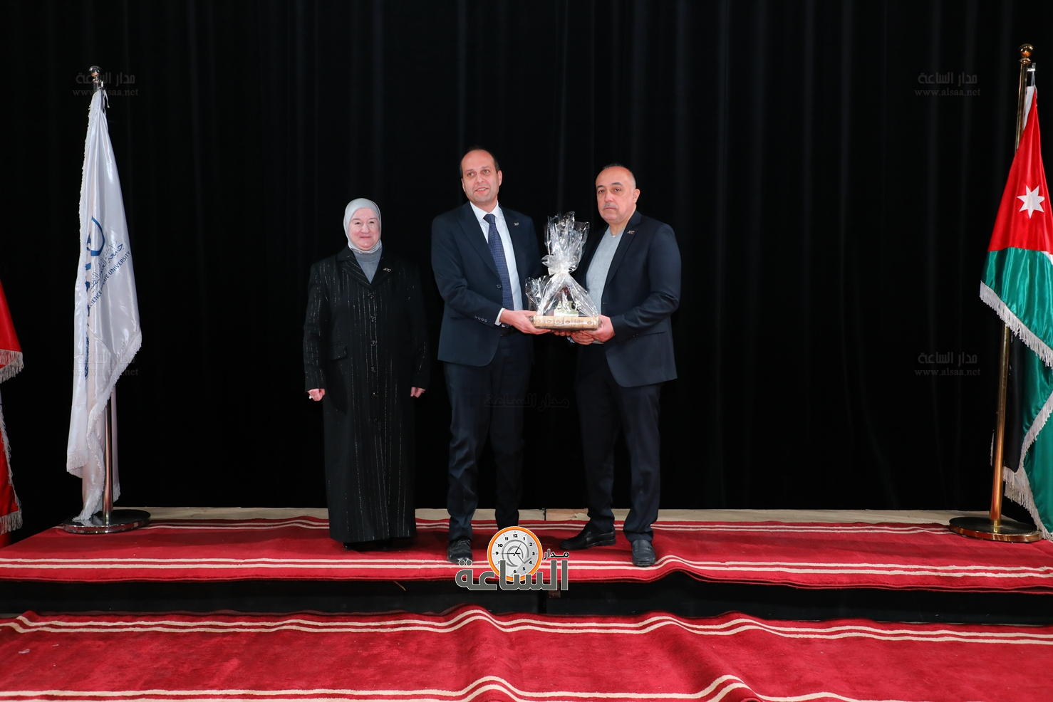 Madar Al-Saa Images 0.559518918316575