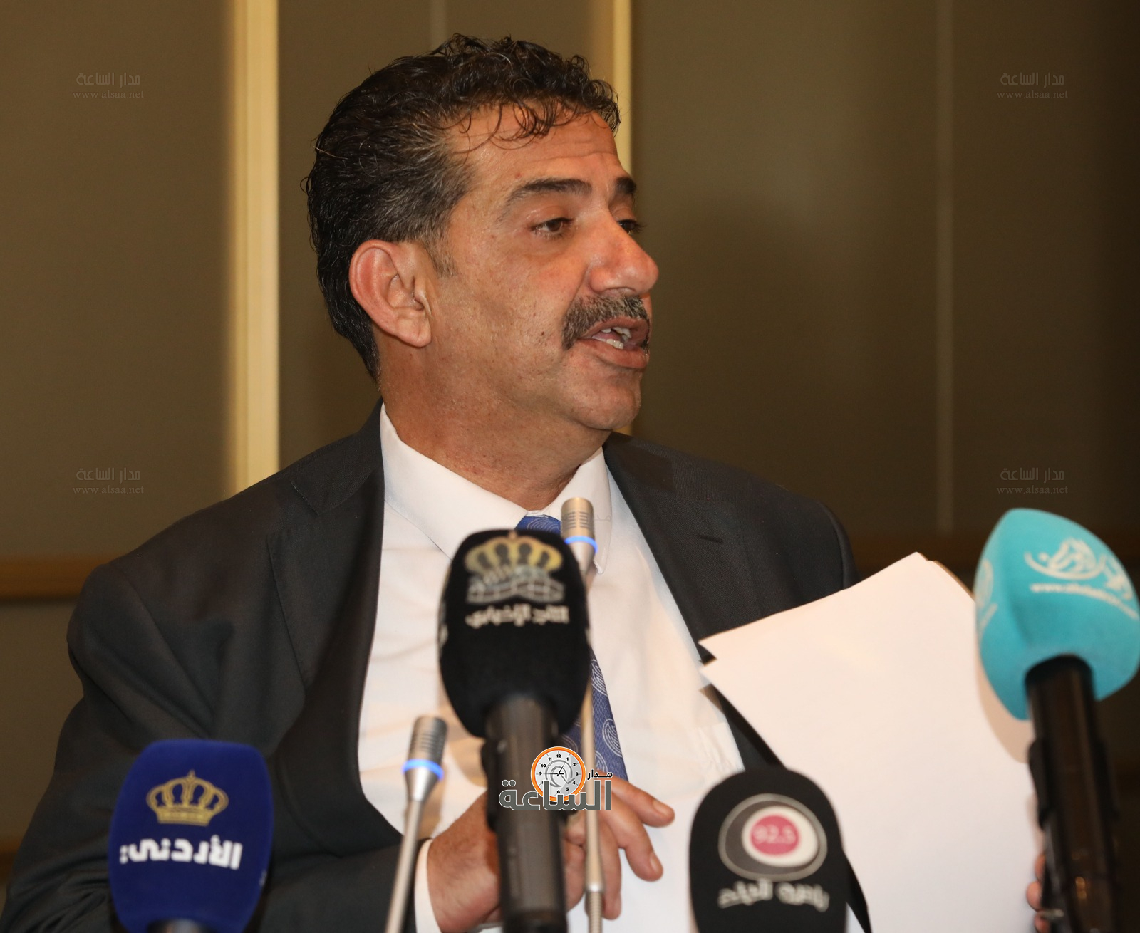 Madar Al-Saa Images 0.9267778335207357