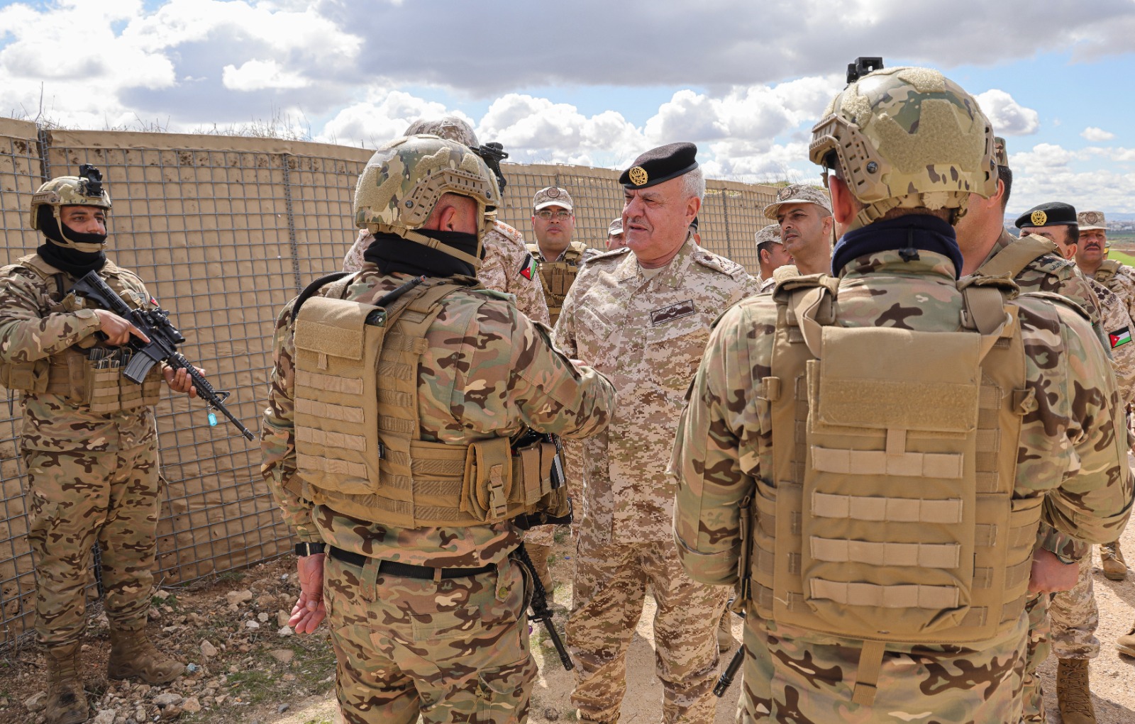 Madar Al-Saa Images 0.2632621323651063