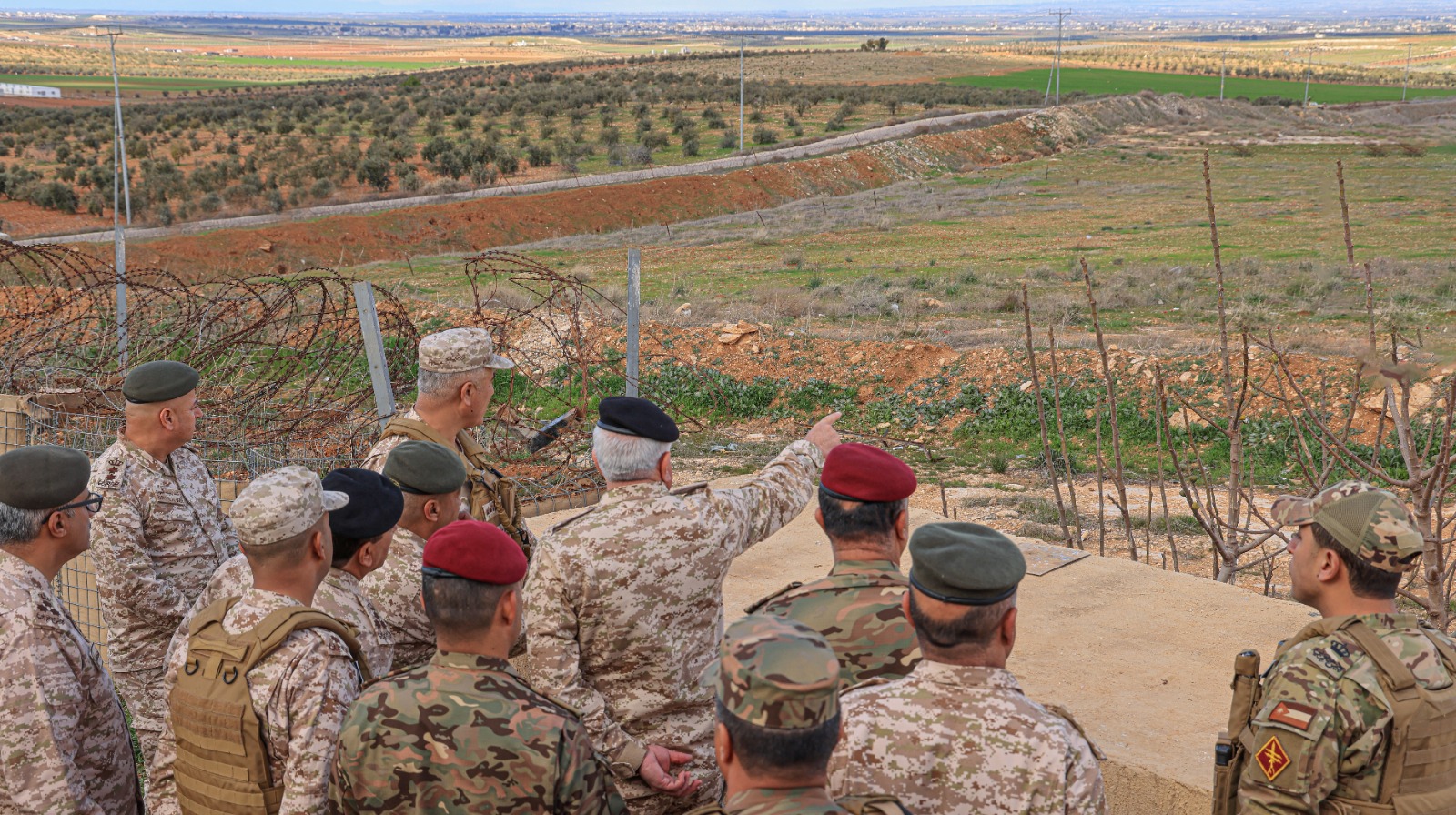 Madar Al-Saa Images 0.564890517492445