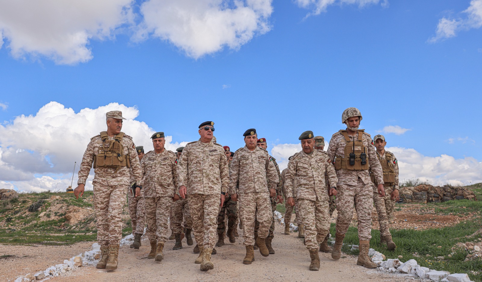 Madar Al-Saa Images 0.2393970763170019