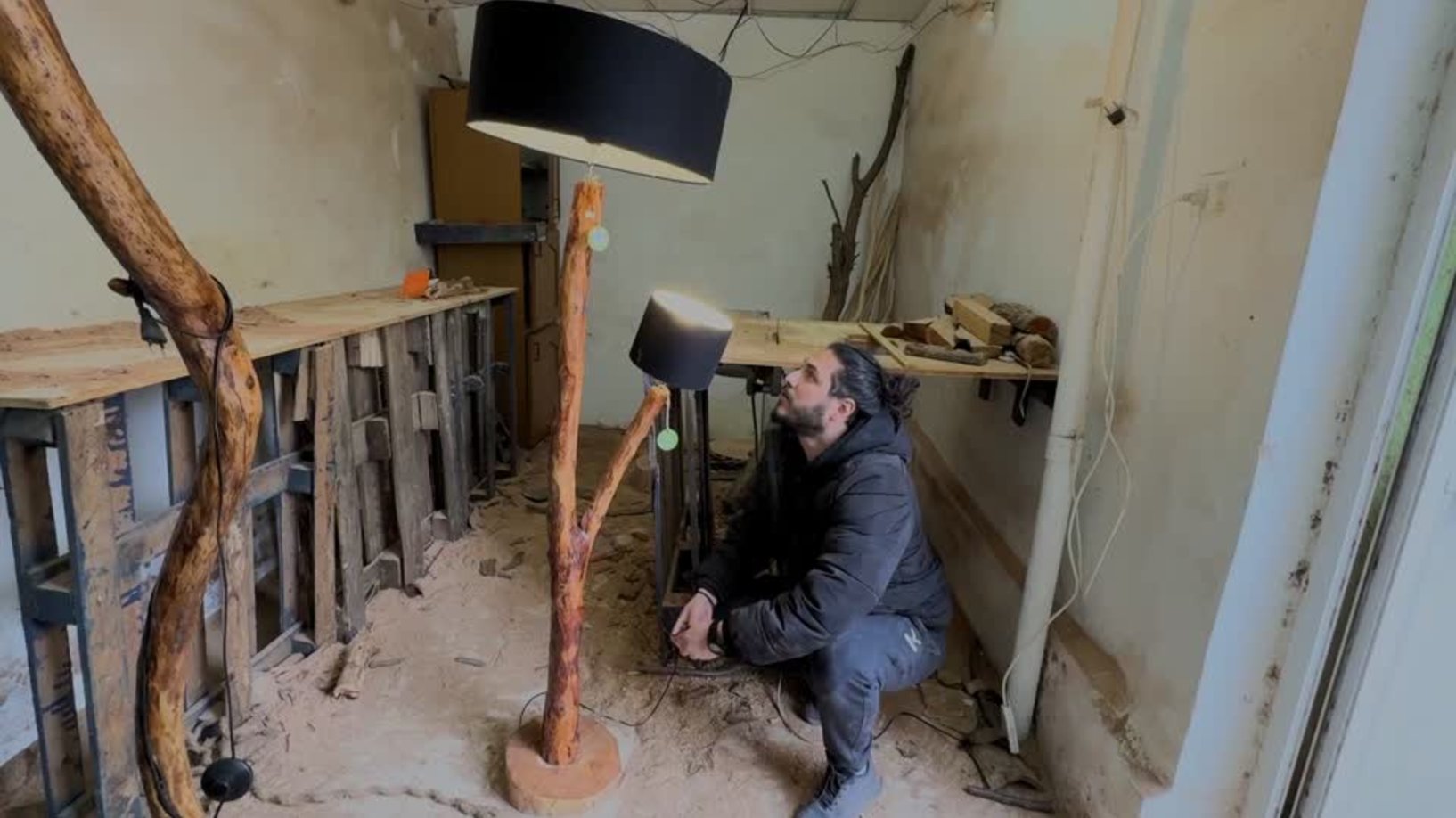 Madar Al-Saa Images 0.3830692292522275