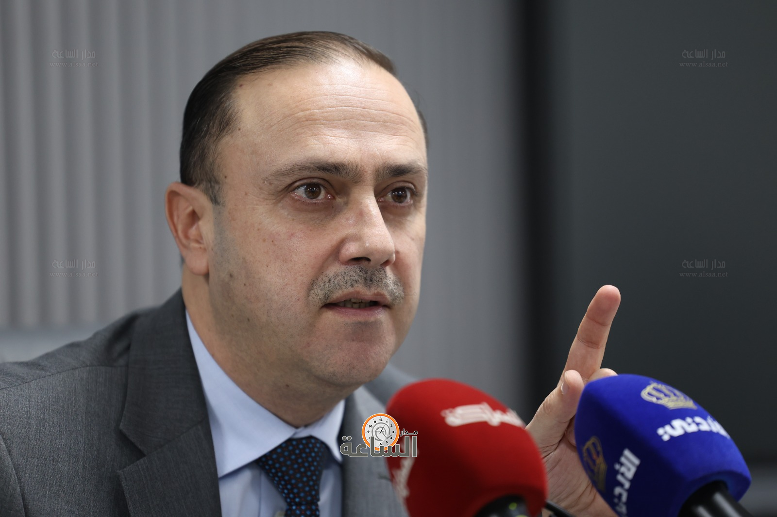 Madar Al-Saa Images 0.7529177422462687