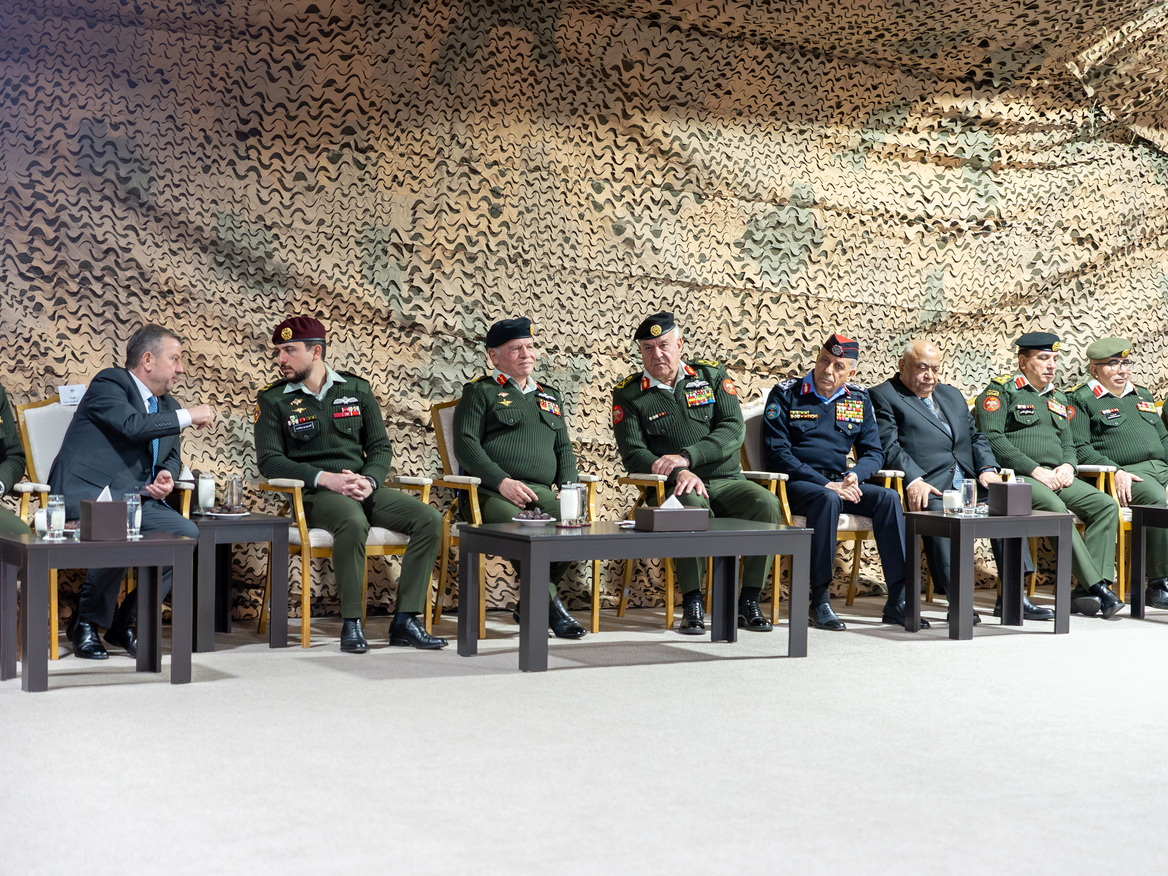 Madar Al-Saa Images 0.42243102884524575