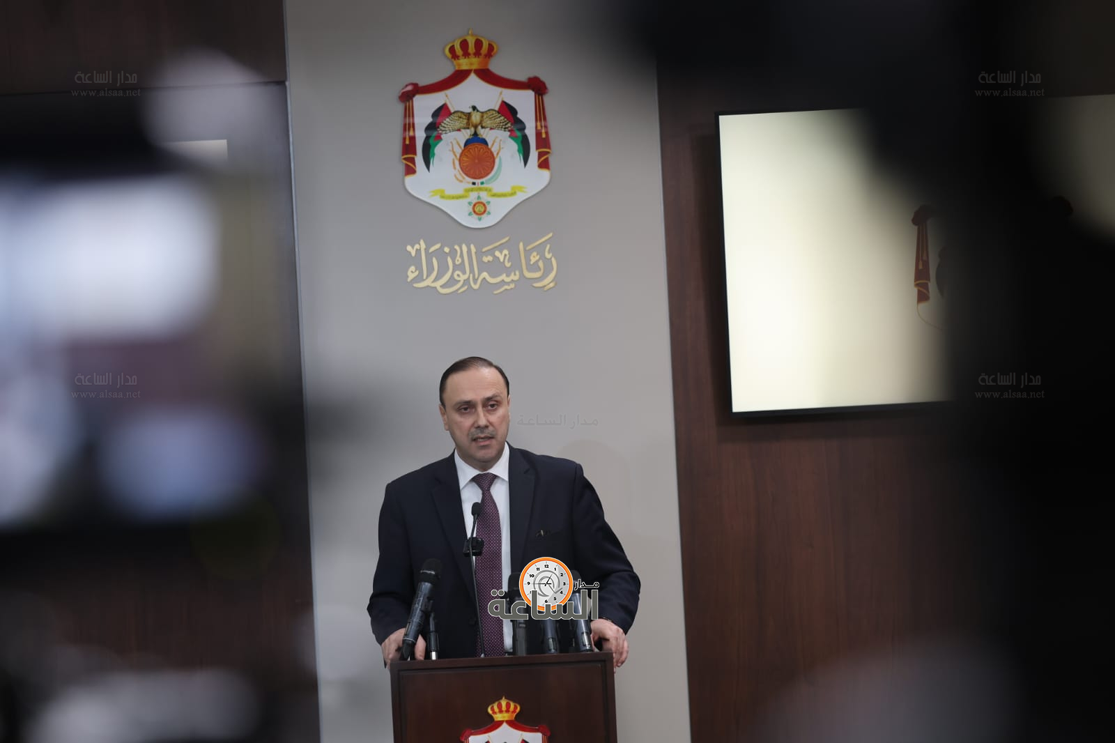 Madar Al-Saa Images 0.48384877314464125