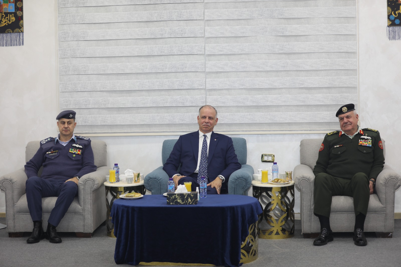 Madar Al-Saa Images 0.24048009650037505