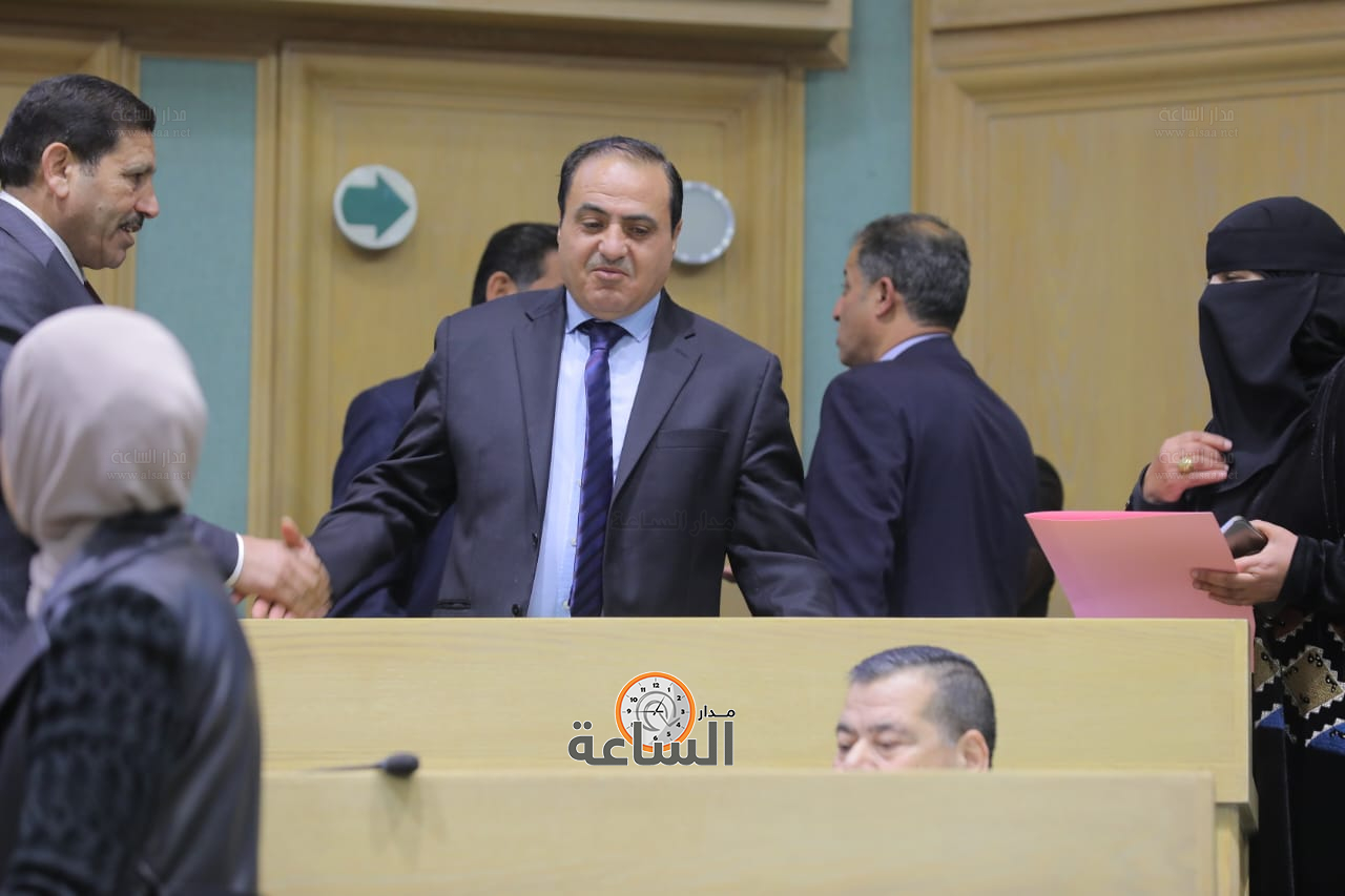 Madar Al-Saa Images 0.3370806482317428