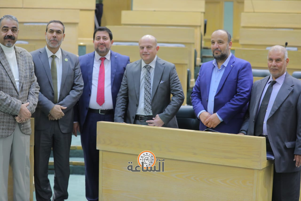 Madar Al-Saa Images 0.7025519623225831