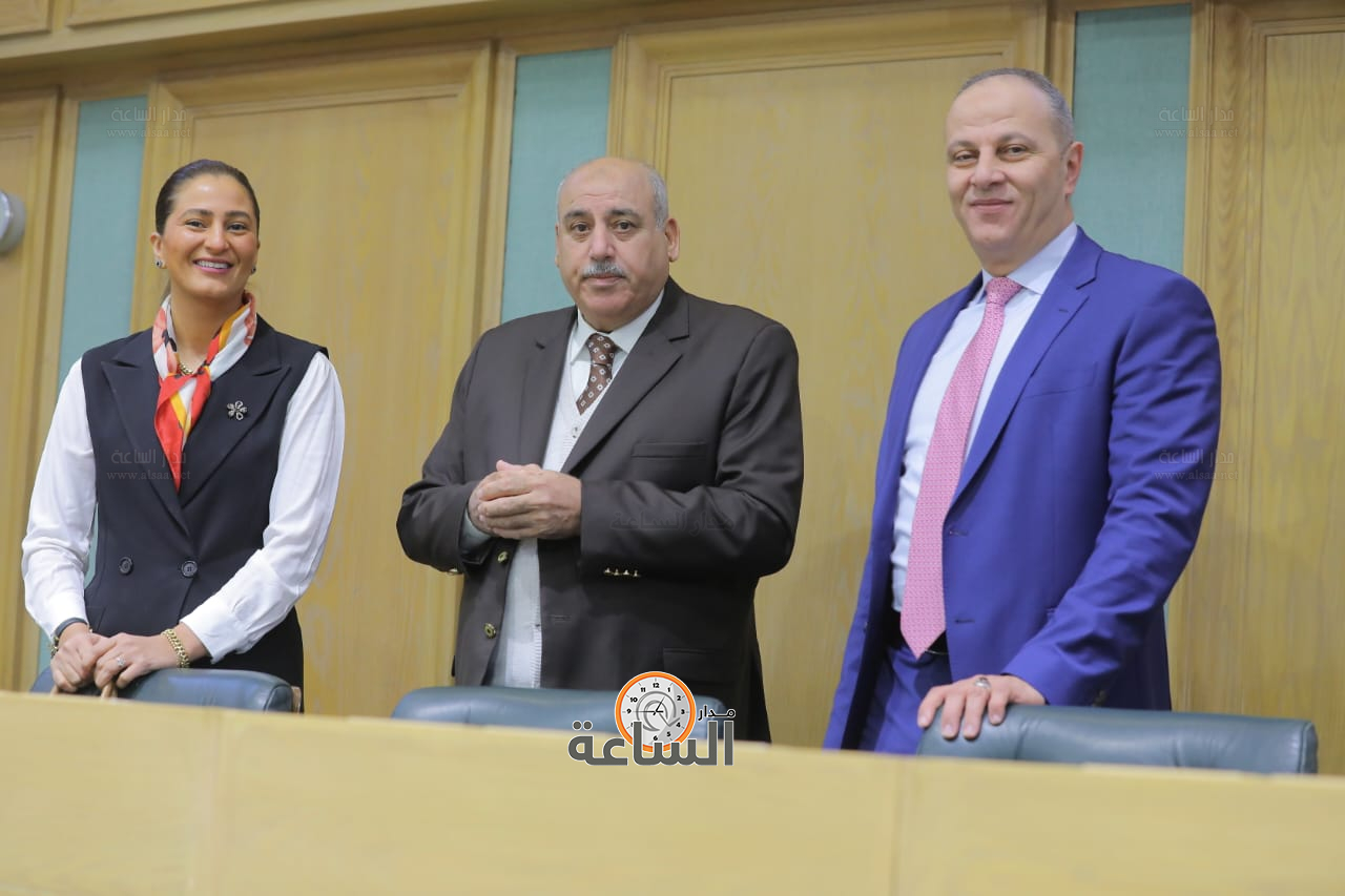 Madar Al-Saa Images 0.15496199199649974