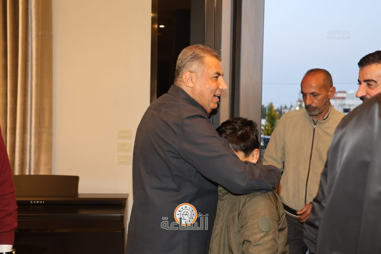 Madar Al-Saa Images 0.7492770321311388