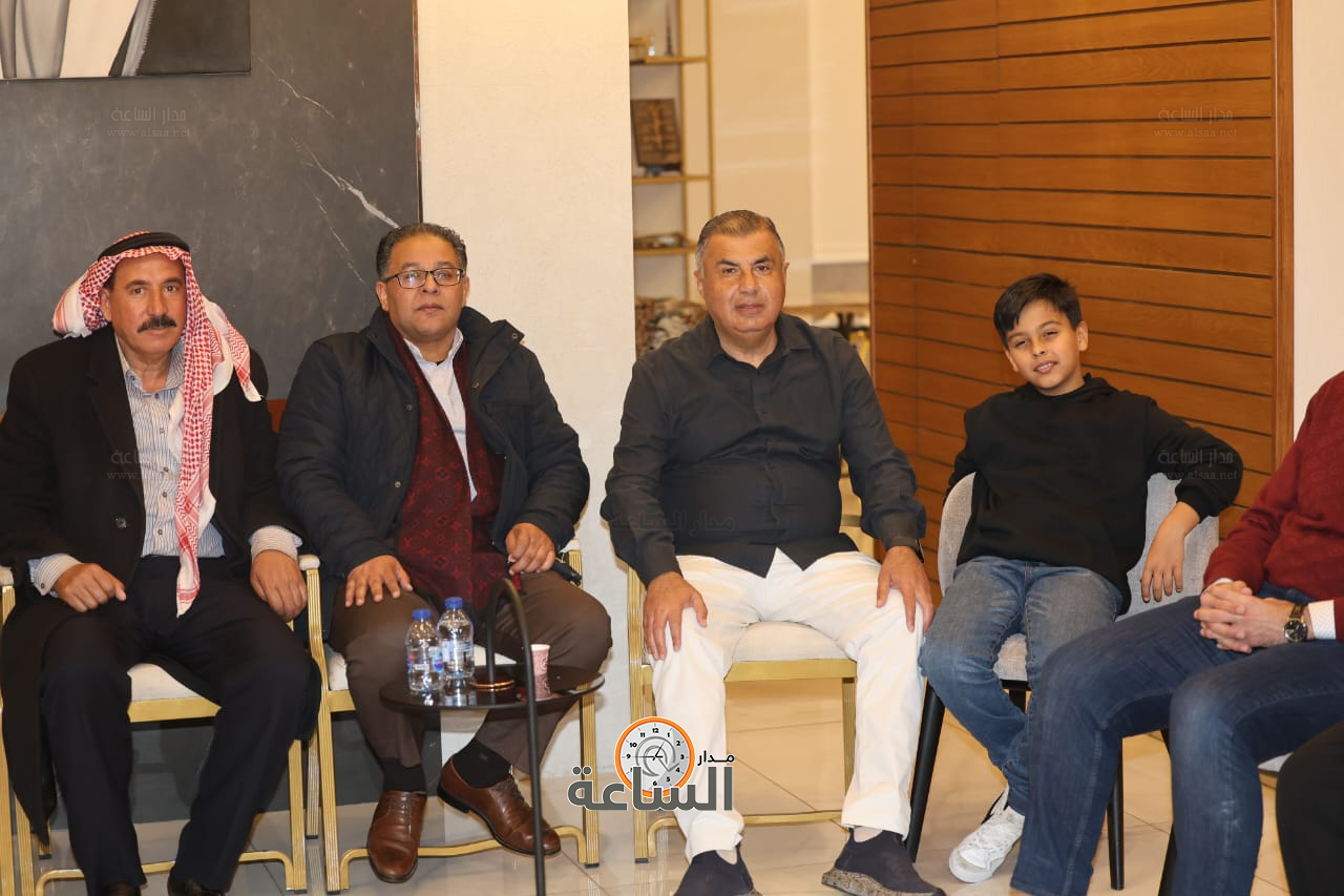 Madar Al-Saa Images 0.9985620967288504