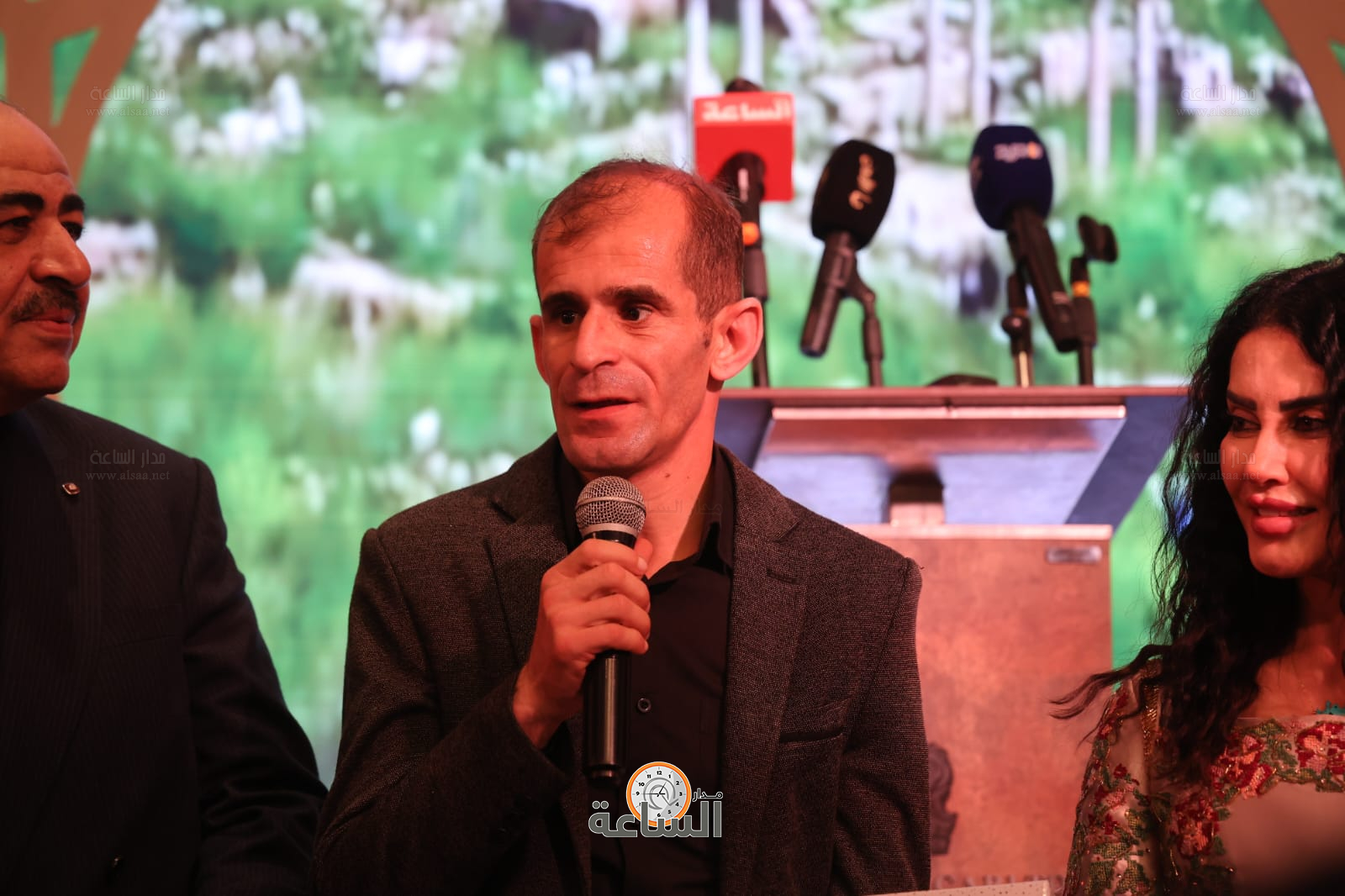 Madar Al-Saa Images 0.9321761349886761