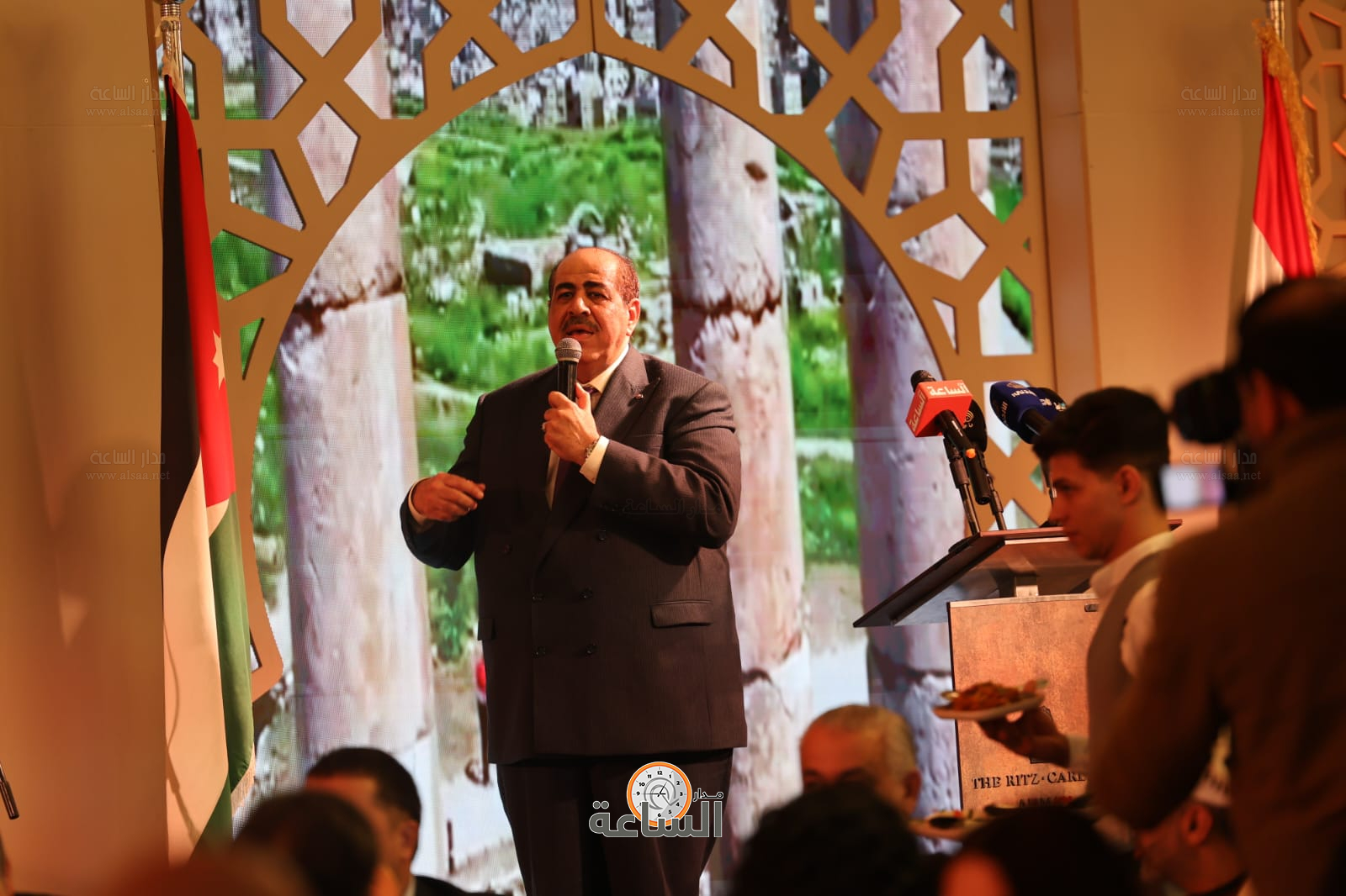 Madar Al-Saa Images 0.07799107779621473