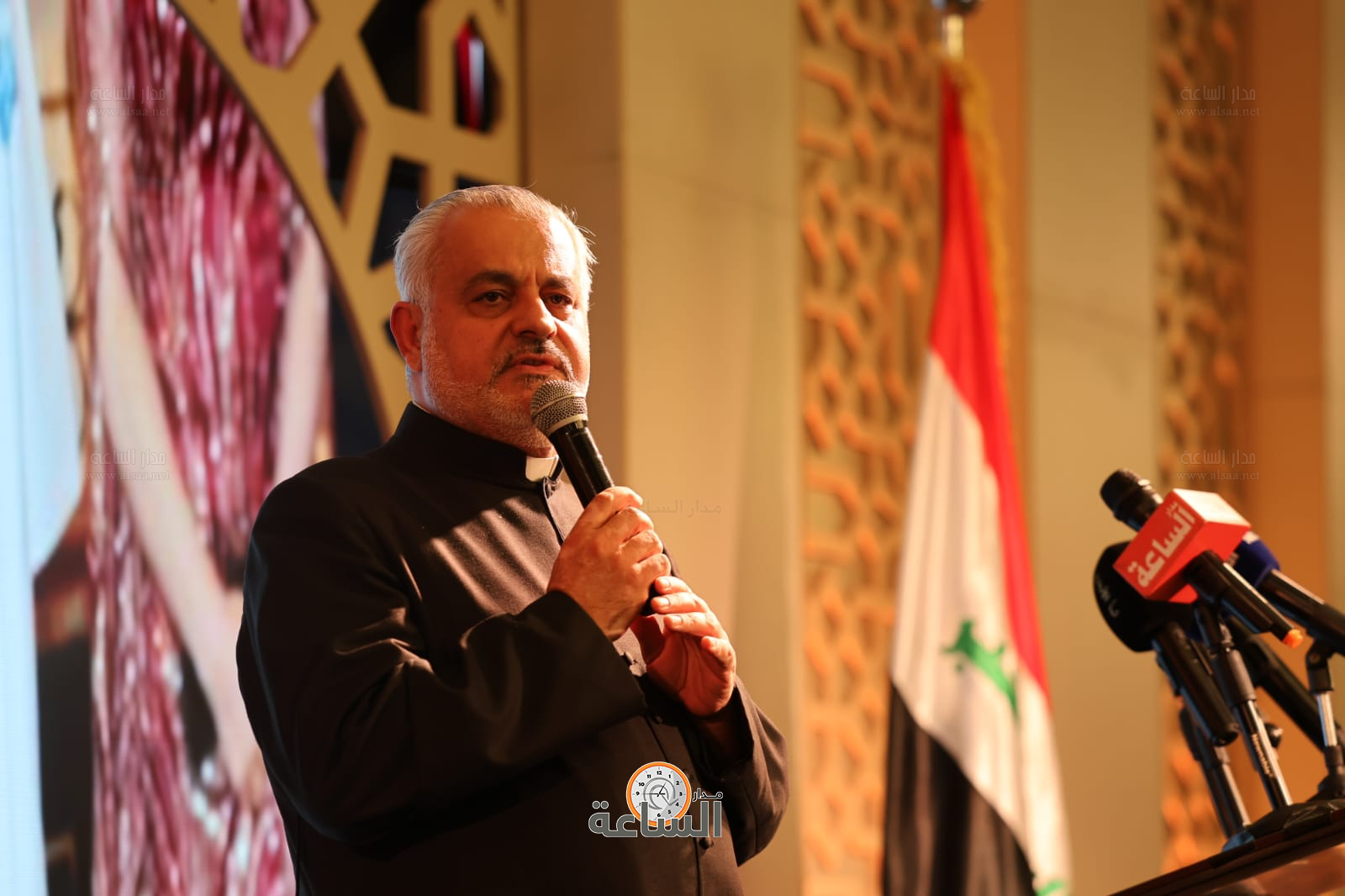 Madar Al-Saa Images 0.365663429096855