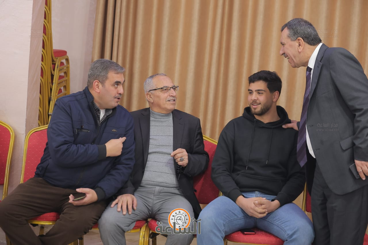 Madar Al-Saa Images 0.3842971255909182