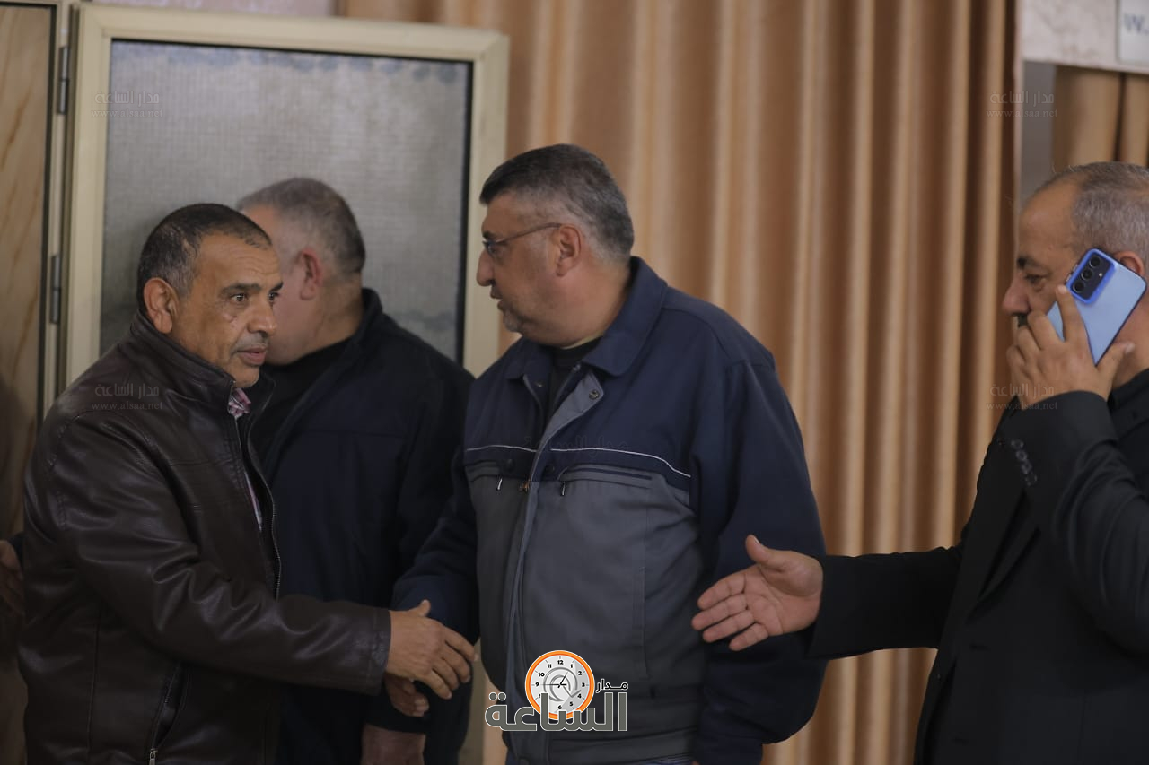 Madar Al-Saa Images 0.243813372072599