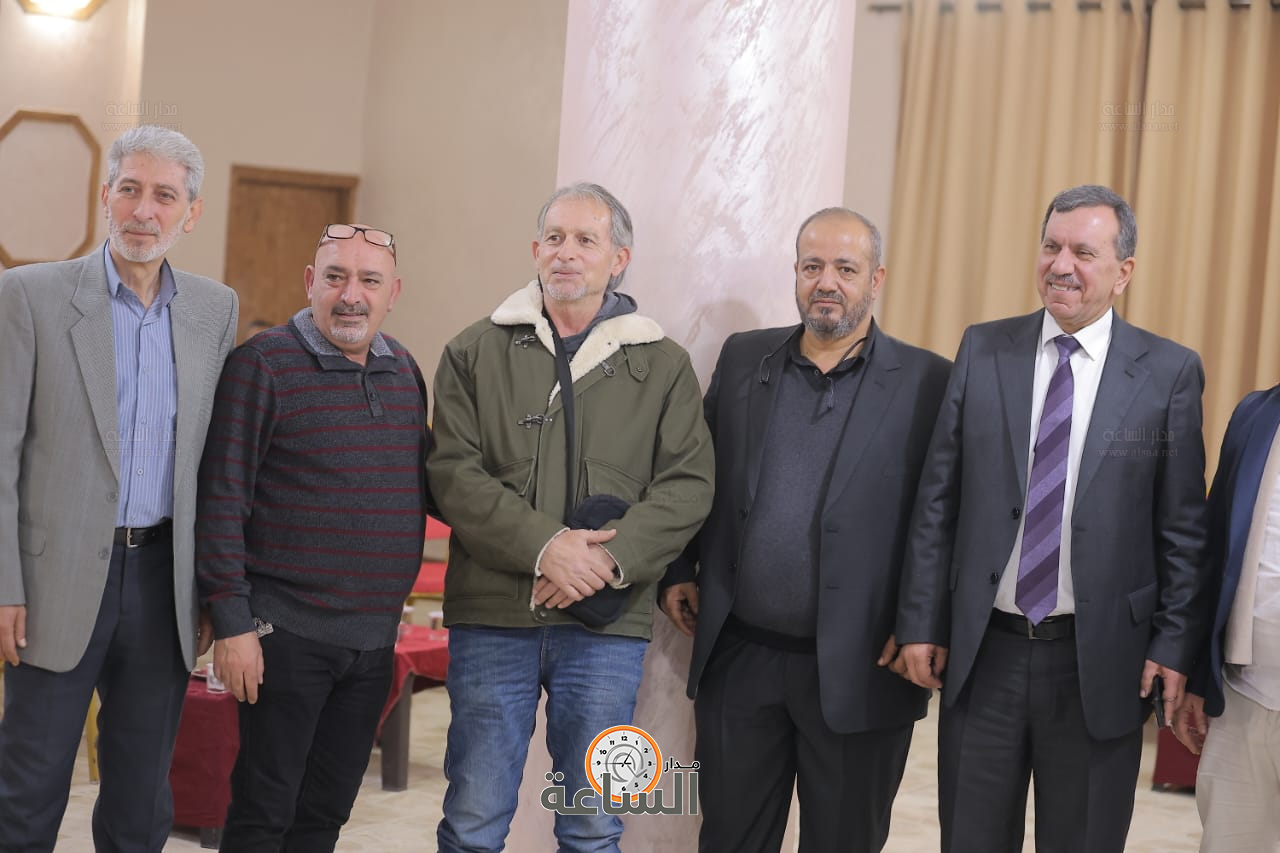 Madar Al-Saa Images 0.9330105031238596