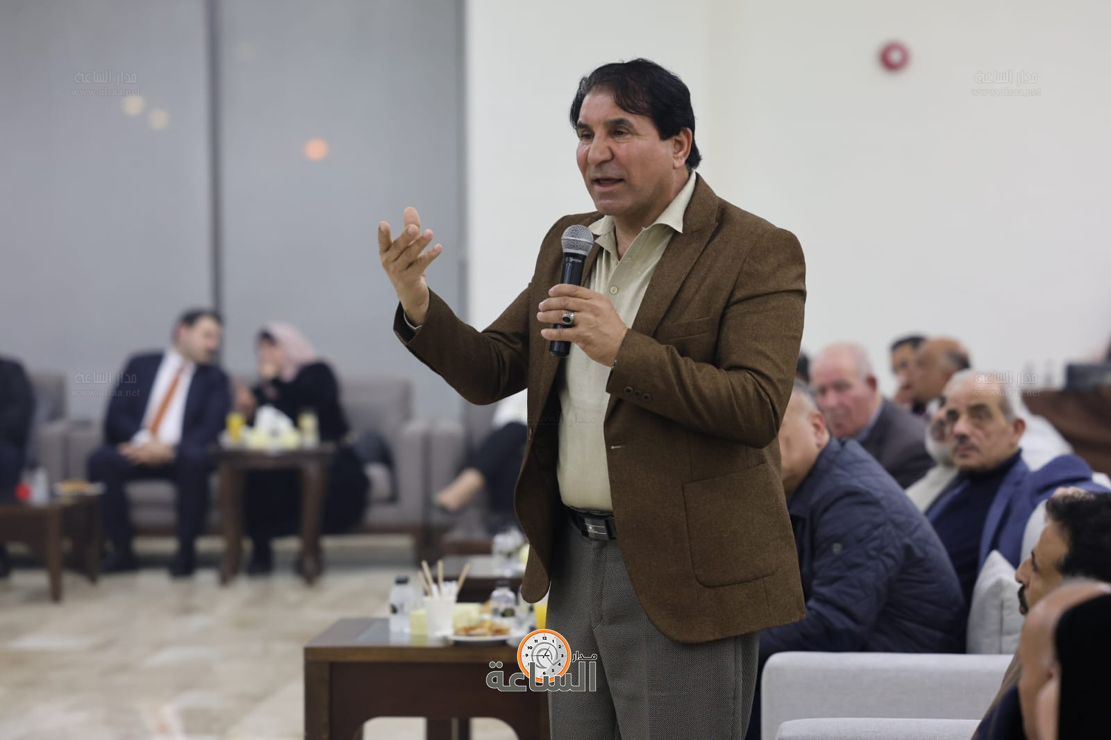 Madar Al-Saa Images 0.9342120642932898