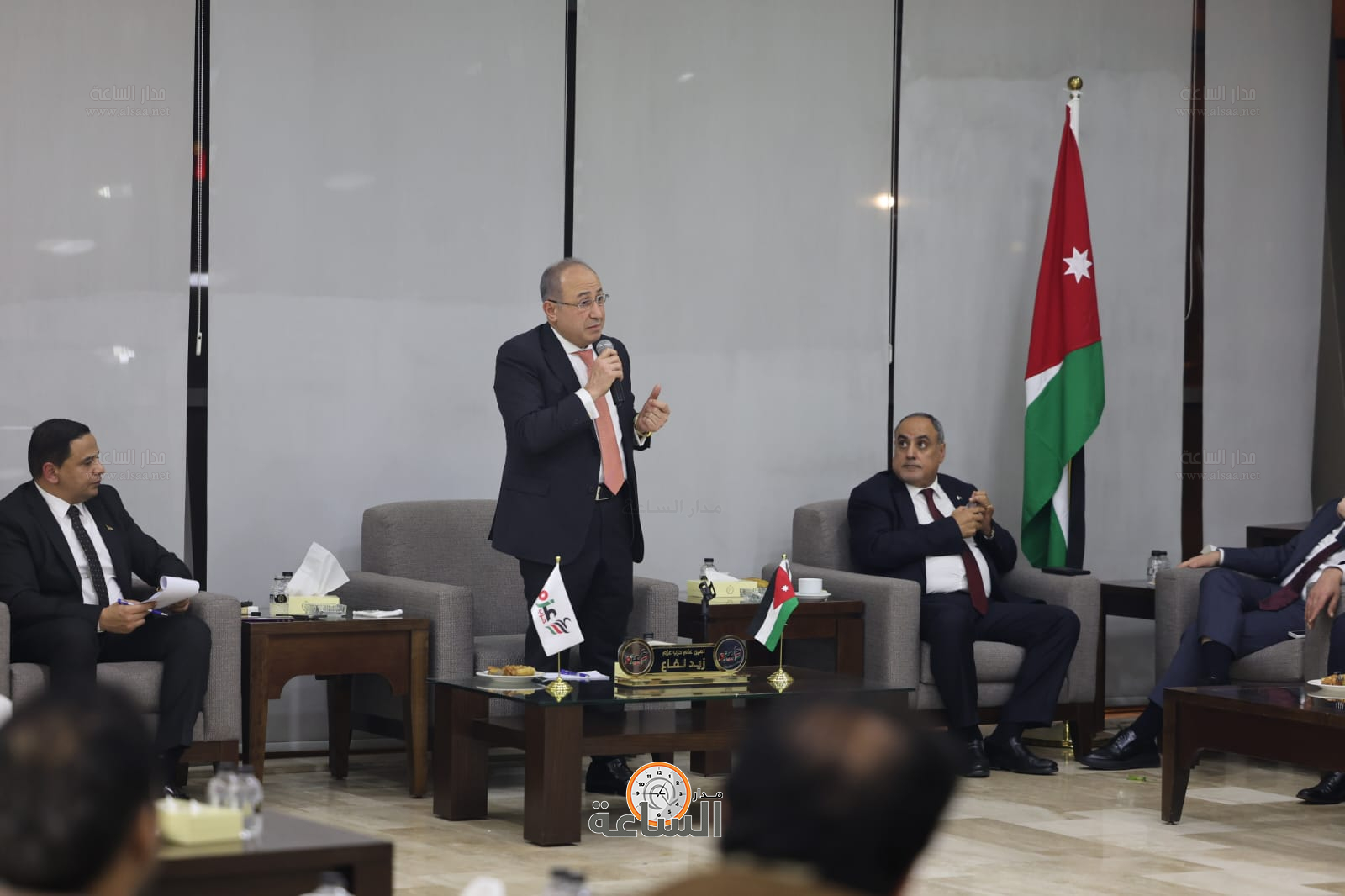 Madar Al-Saa Images 0.48538032531845343