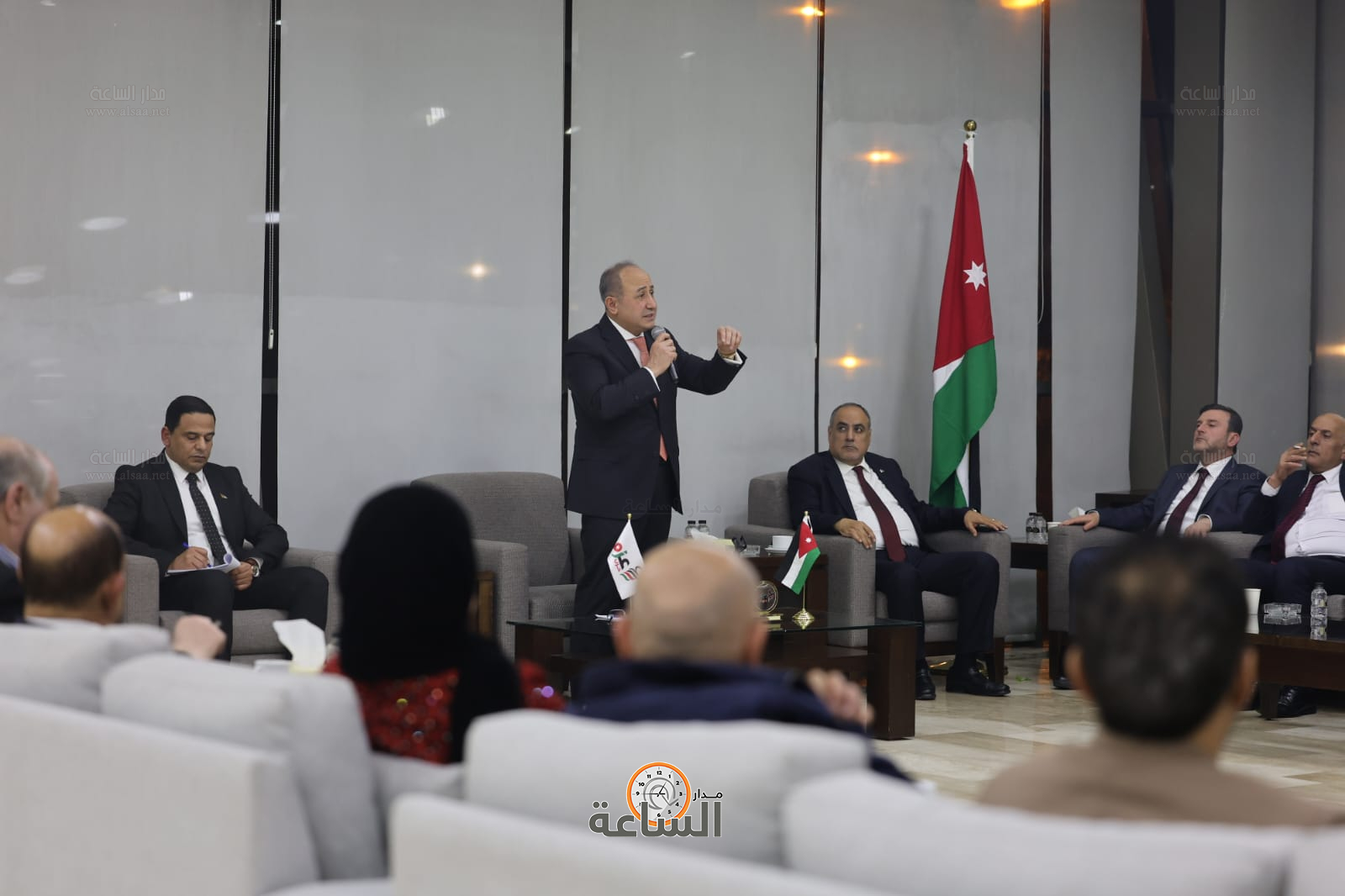 Madar Al-Saa Images 0.6179216859314907