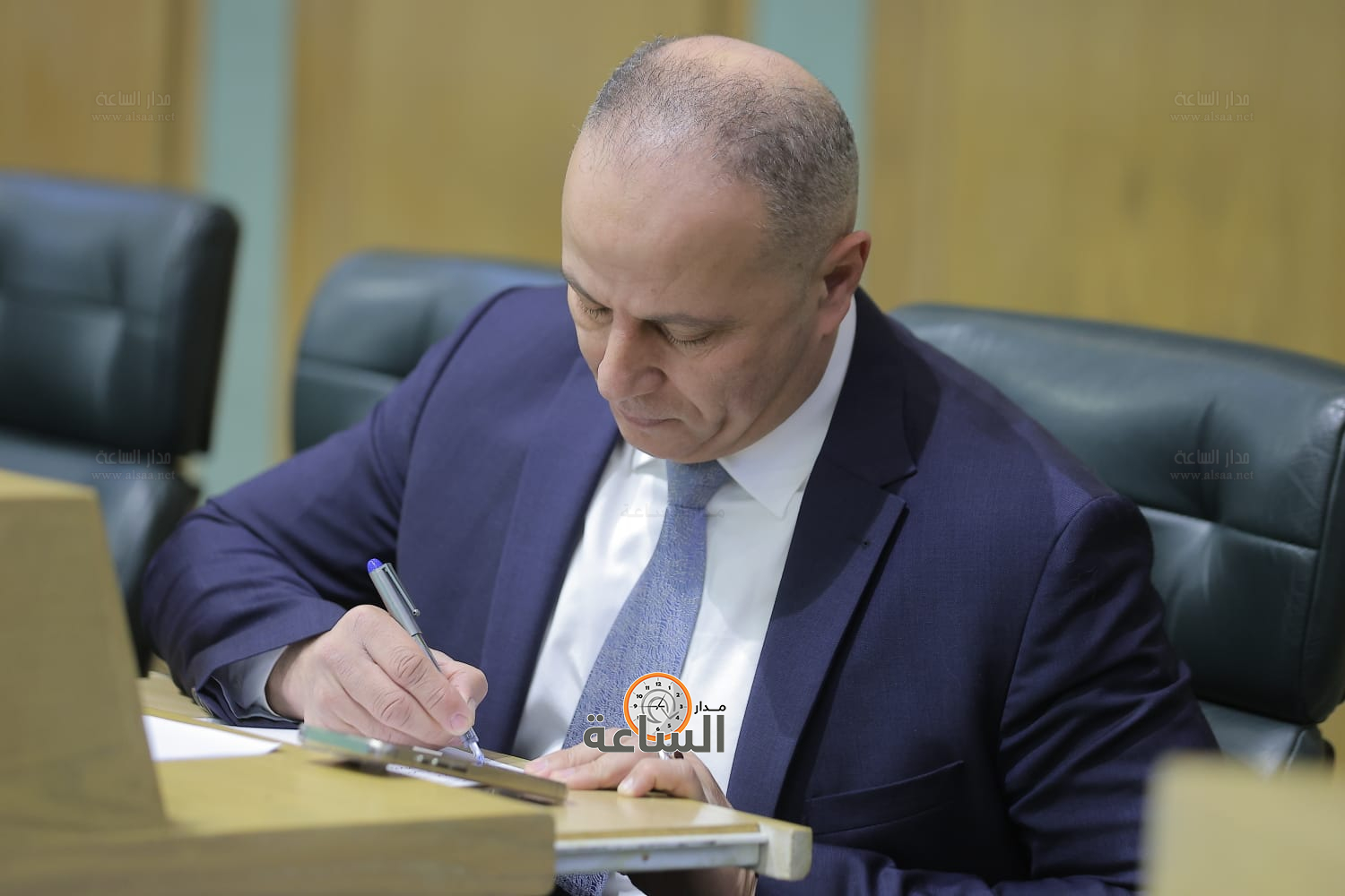 Madar Al-Saa Images 0.8642787130699172