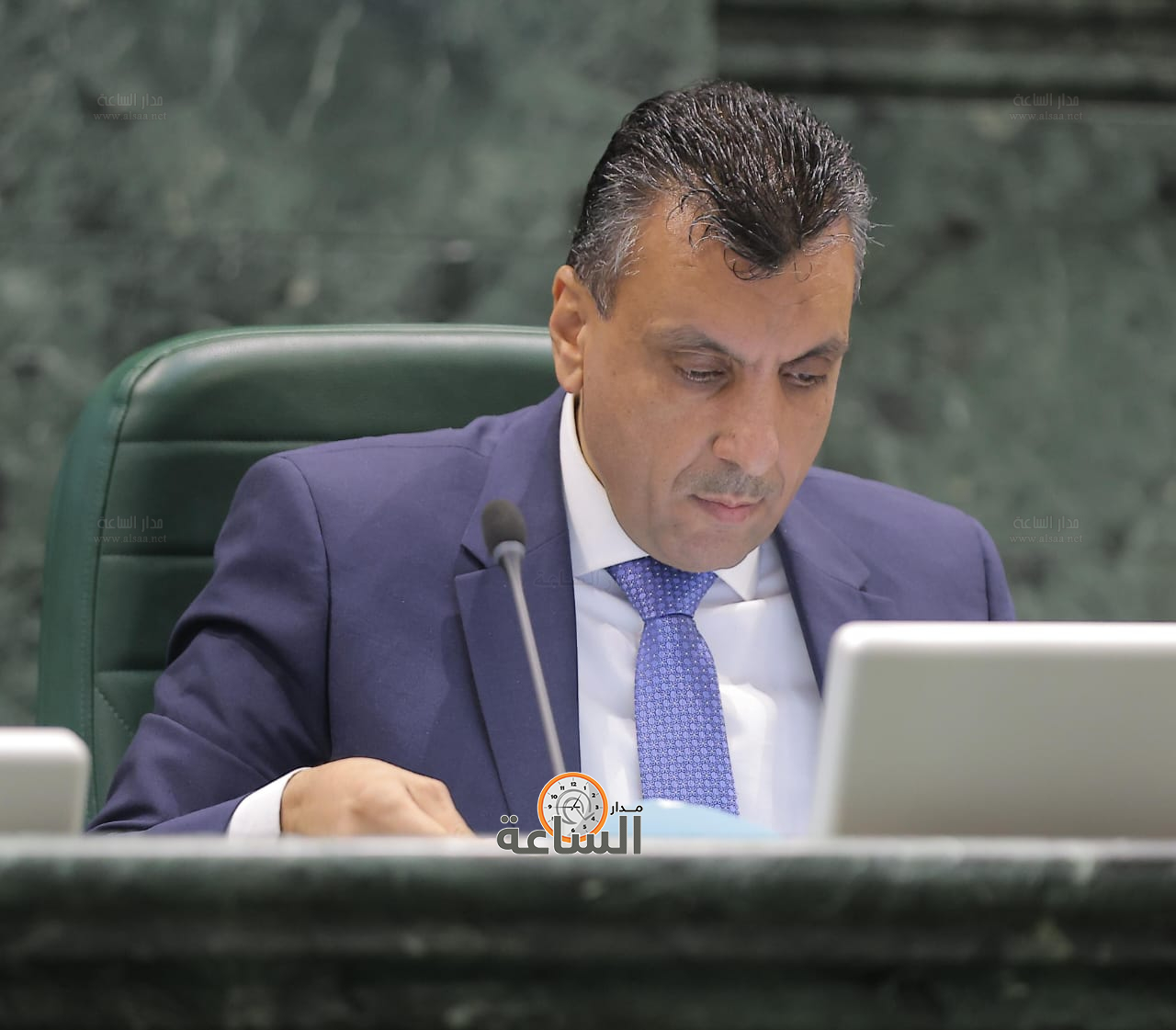 Madar Al-Saa Images 0.6876860388716162