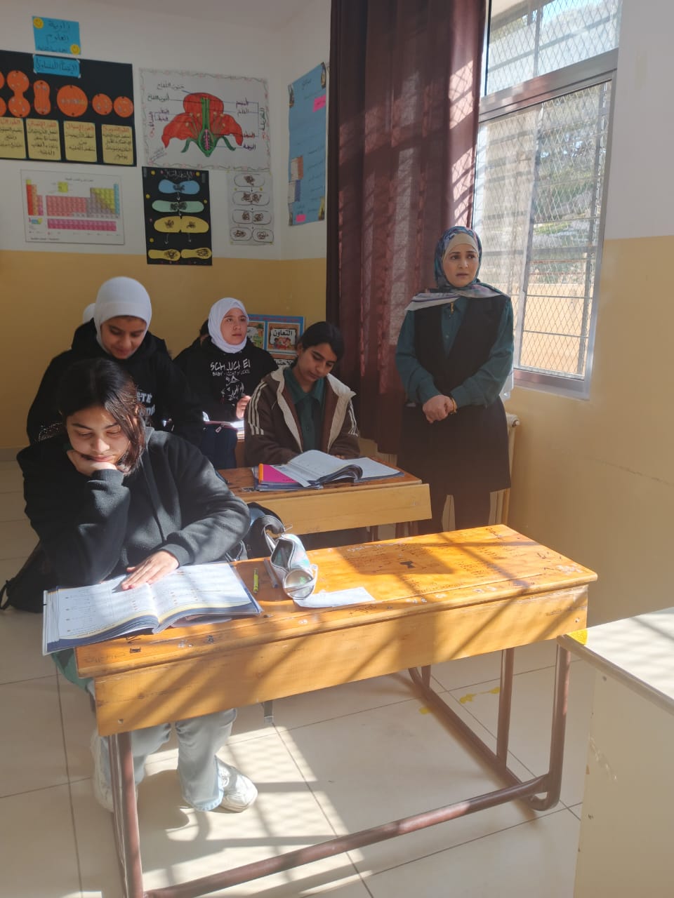 Madar Al-Saa Images 0.016310899314964766