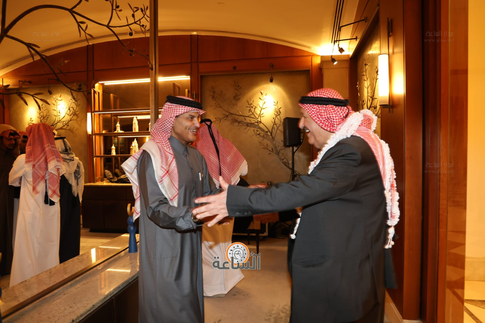 Madar Al-Saa Images 0.4178847381356612