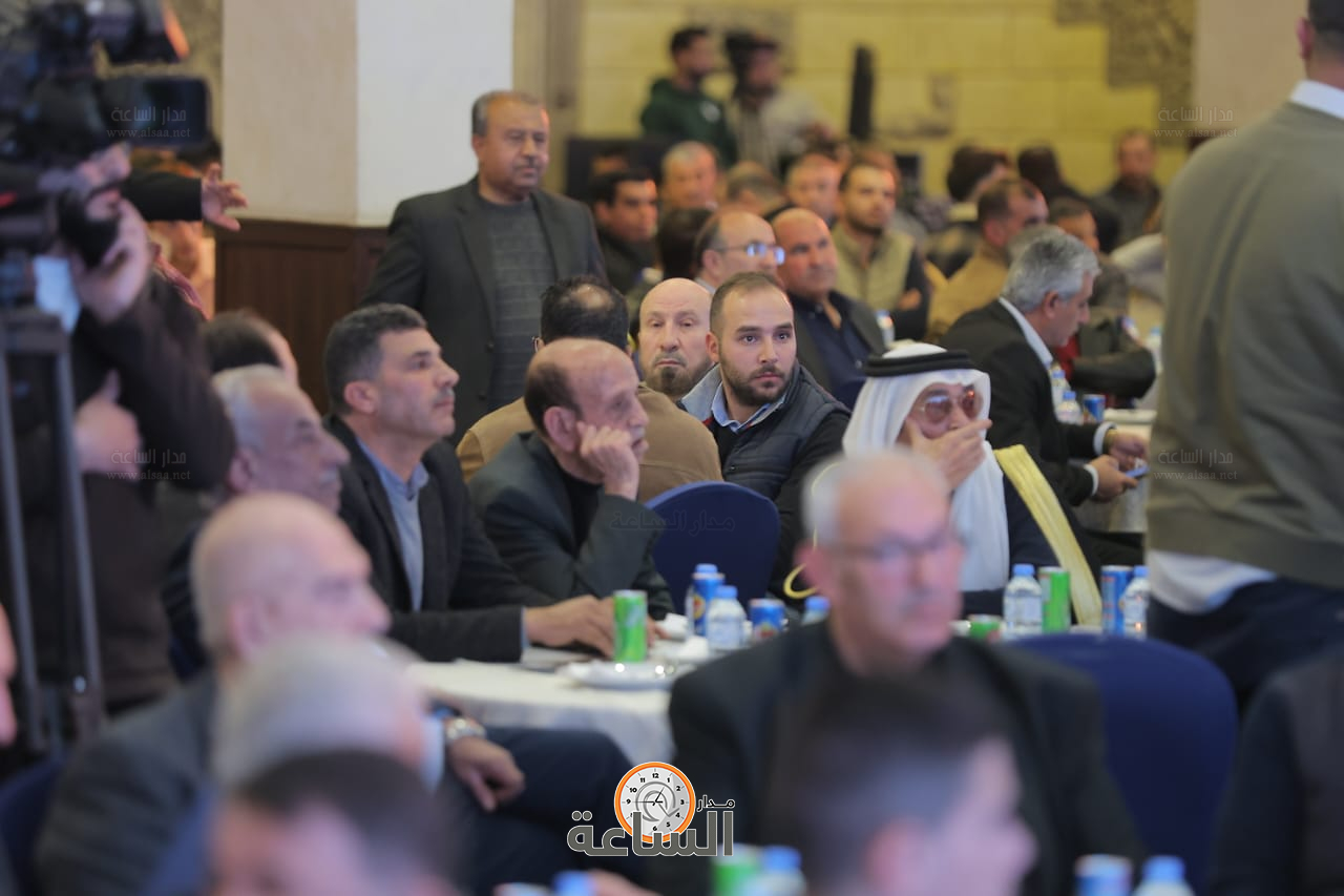 Madar Al-Saa Images 0.3855187473429367