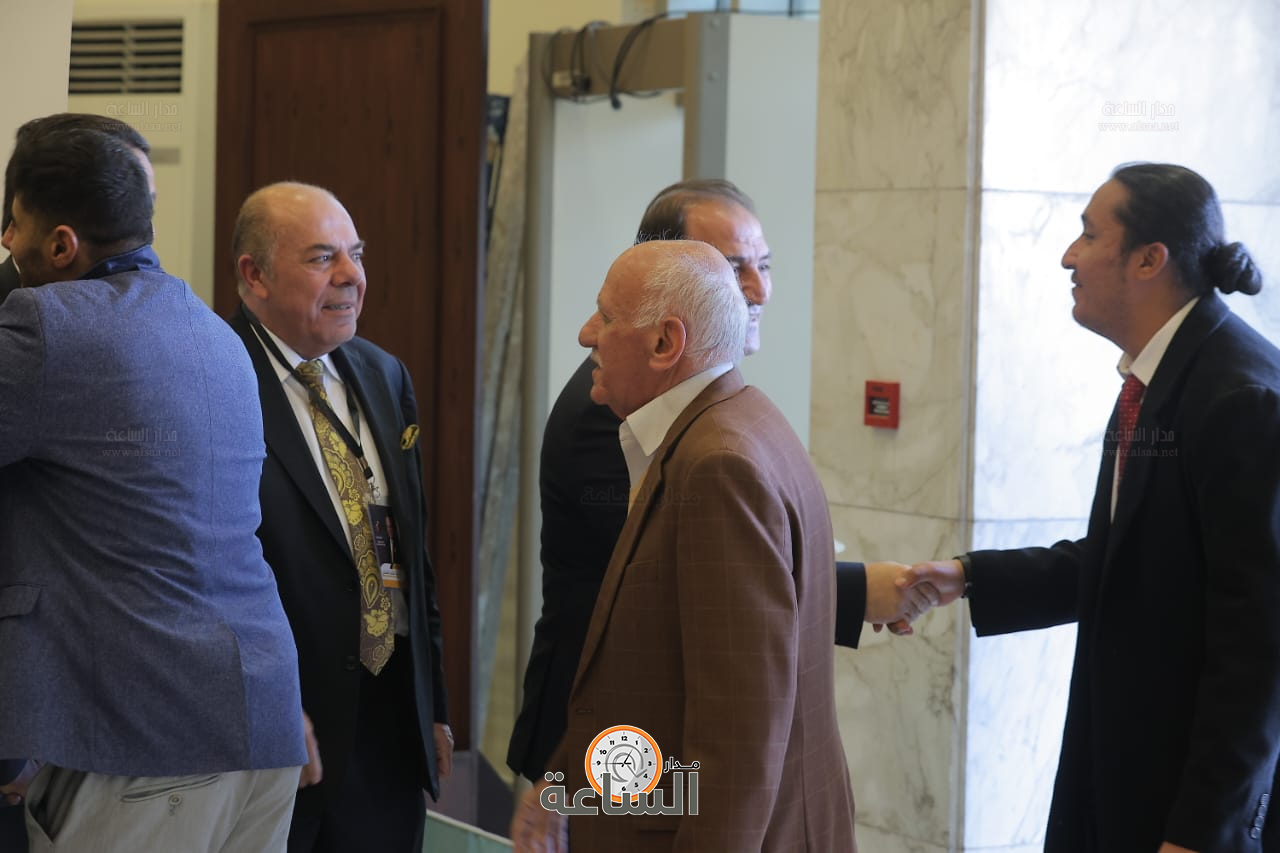 Madar Al-Saa Images 0.0412320657500711