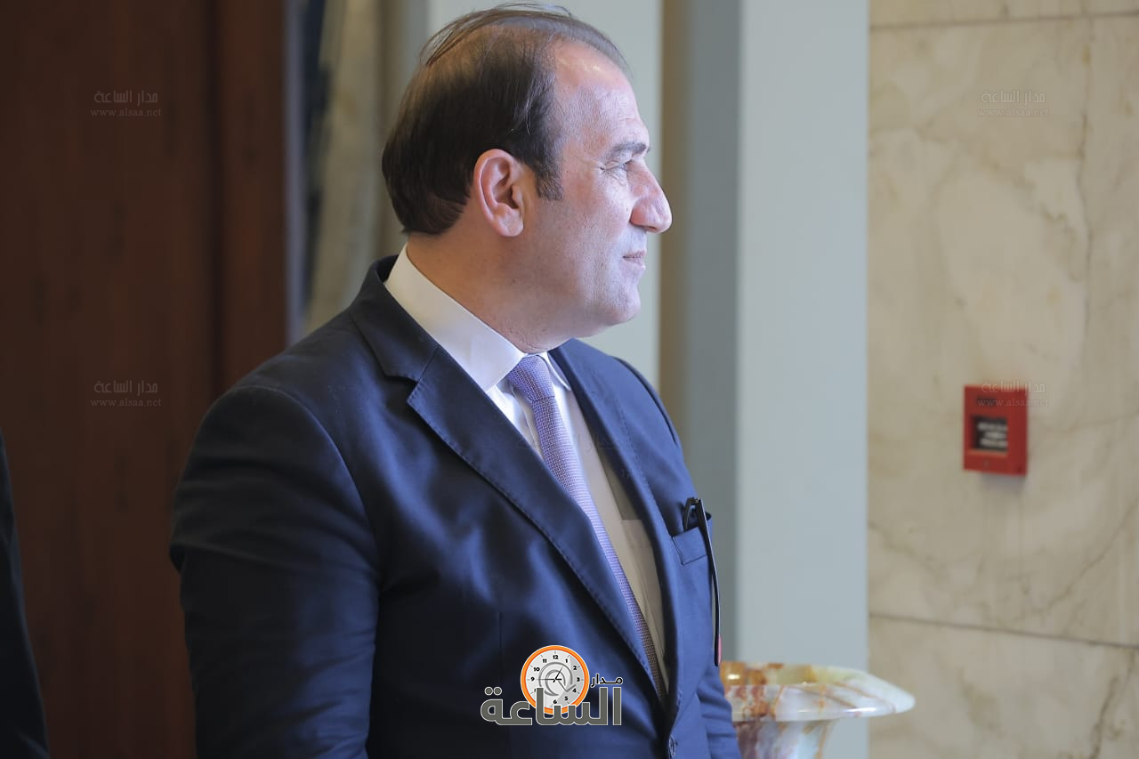 Madar Al-Saa Images 0.515088321808151