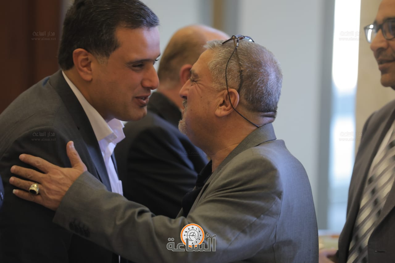 Madar Al-Saa Images 0.12196854443521588