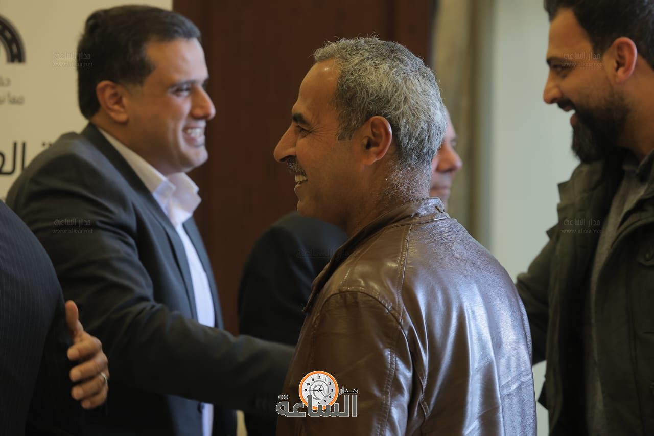 Madar Al-Saa Images 0.013892561921236446