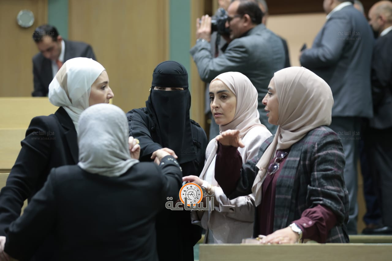 Madar Al-Saa Images 0.46196064103787426