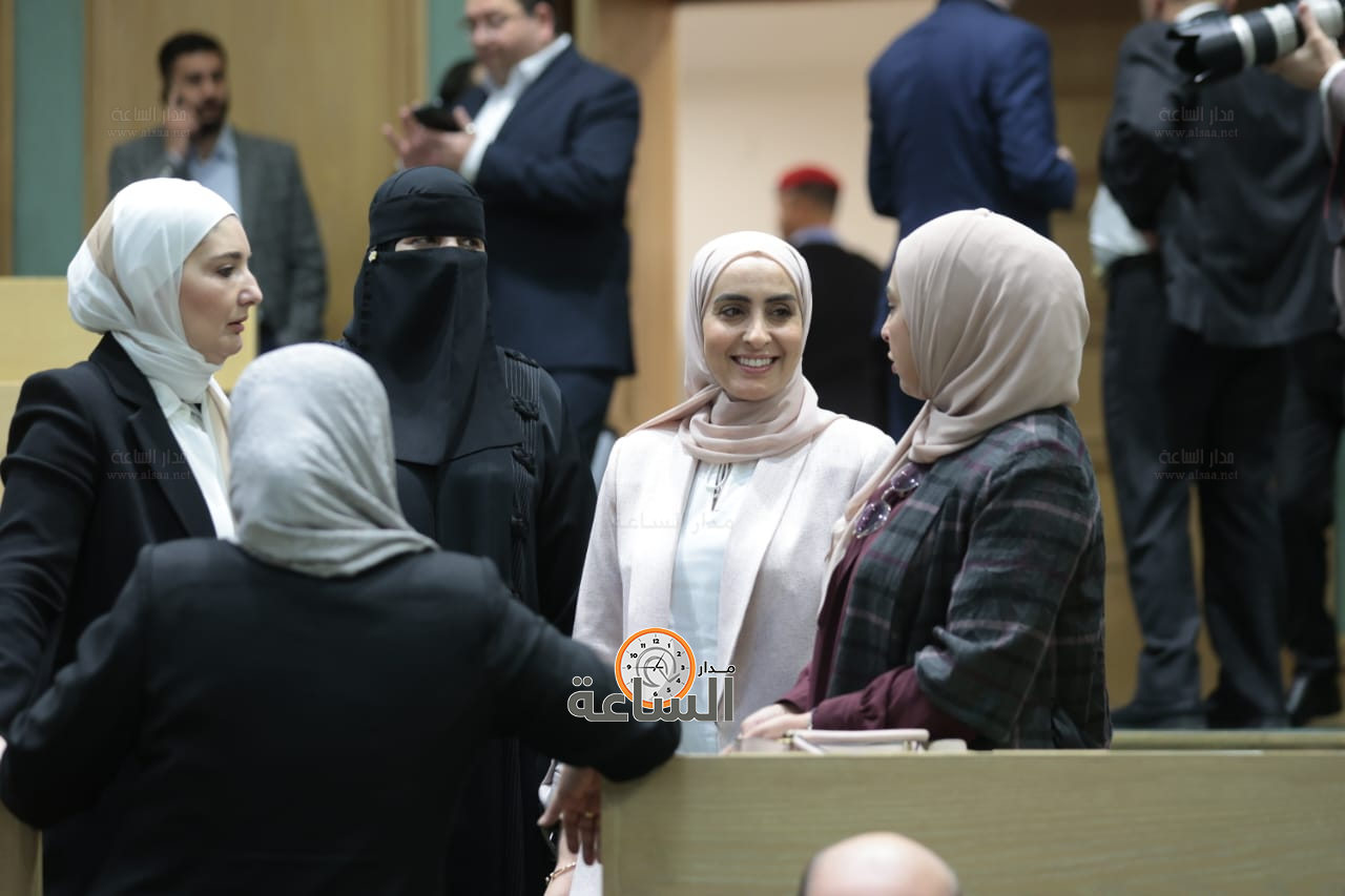 Madar Al-Saa Images 0.300972012432821