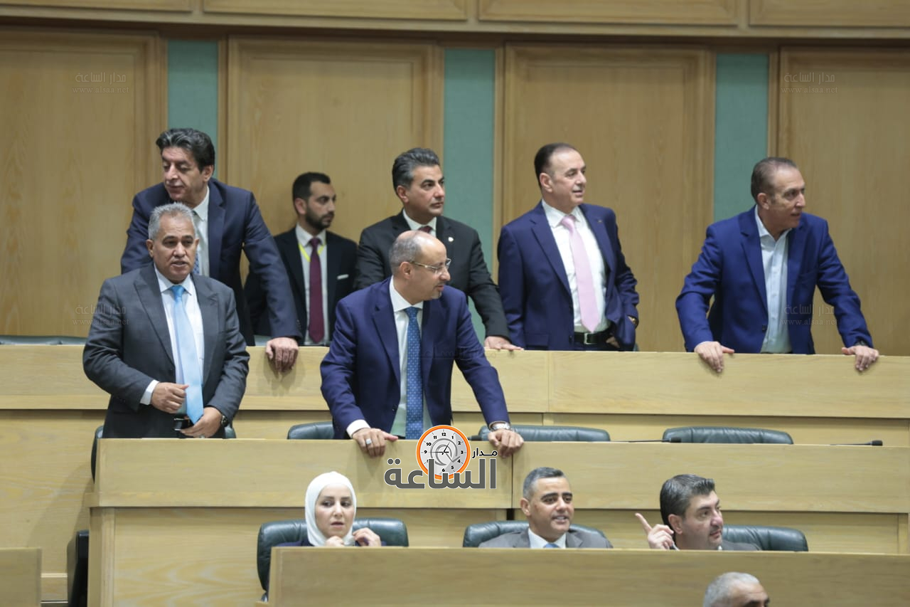 Madar Al-Saa Images 0.6041176911492658