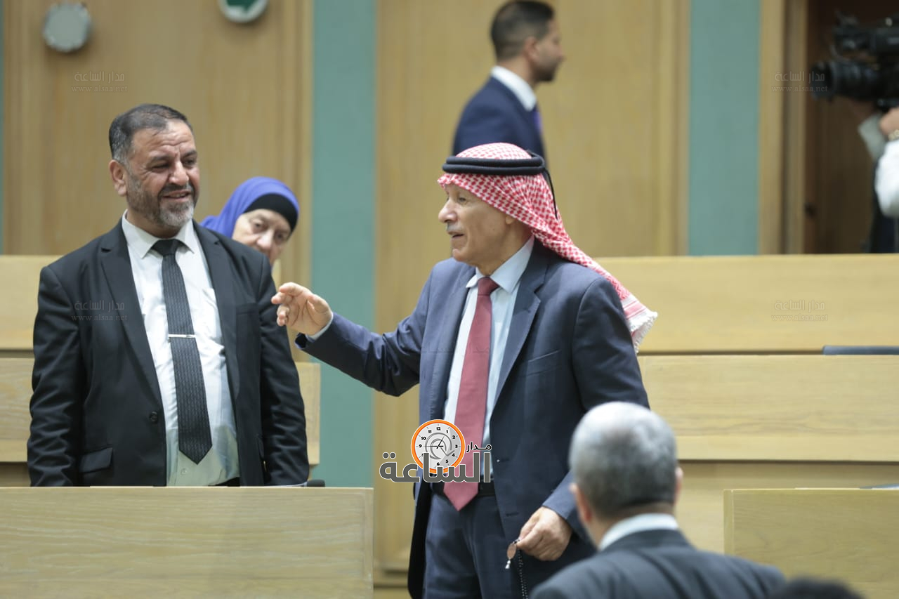 Madar Al-Saa Images 0.73971758792081