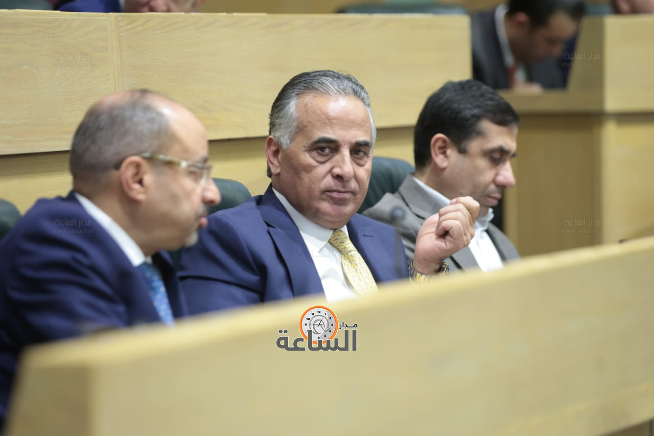 Madar Al-Saa Images 0.0777770643772211