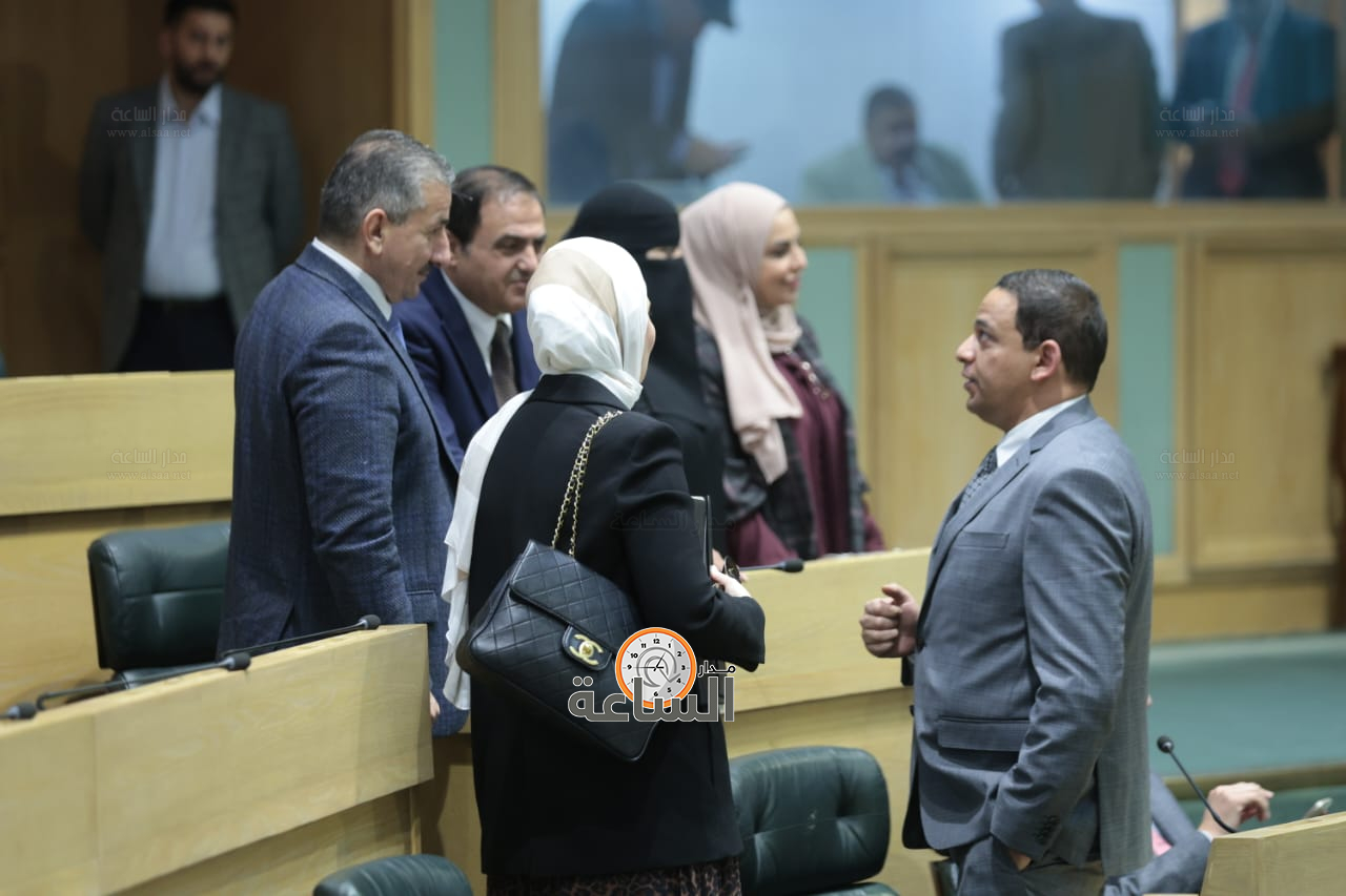 Madar Al-Saa Images 0.5521656679196549