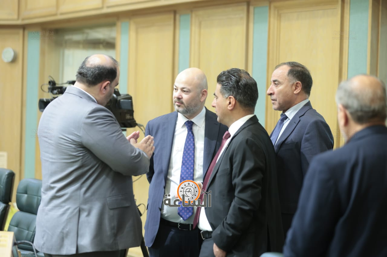 Madar Al-Saa Images 0.1273740597004951